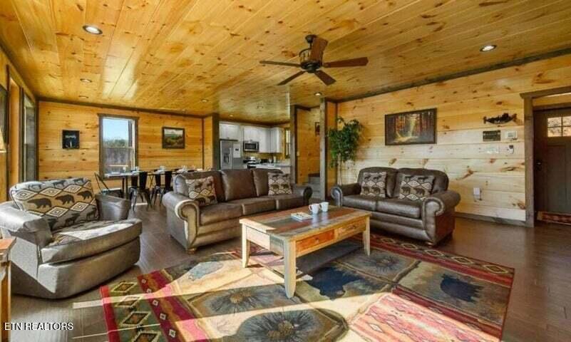 4521 Shangrila Way Sevierville TN 37876