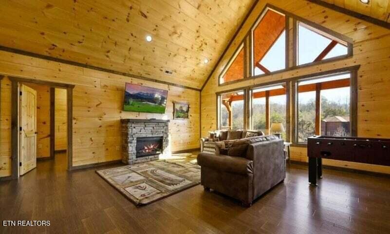 4521 Shangrila Way Sevierville TN 37876
