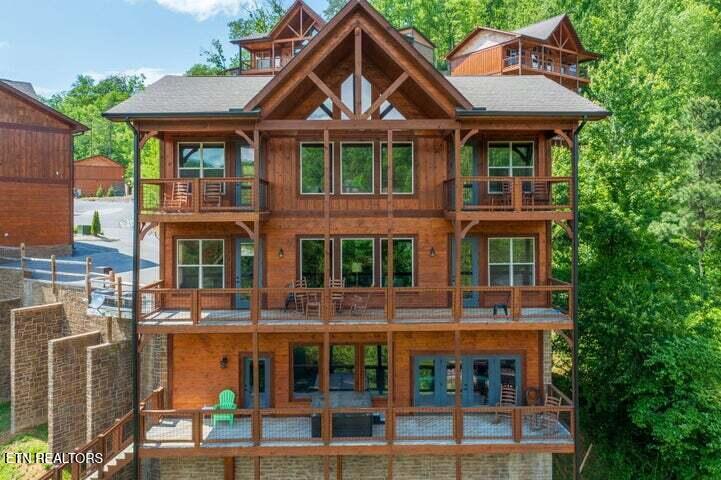 4521 Shangrila Way Sevierville TN 37876