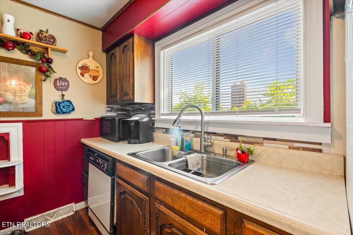 1008 W Walden Street Lafollette TN 37766