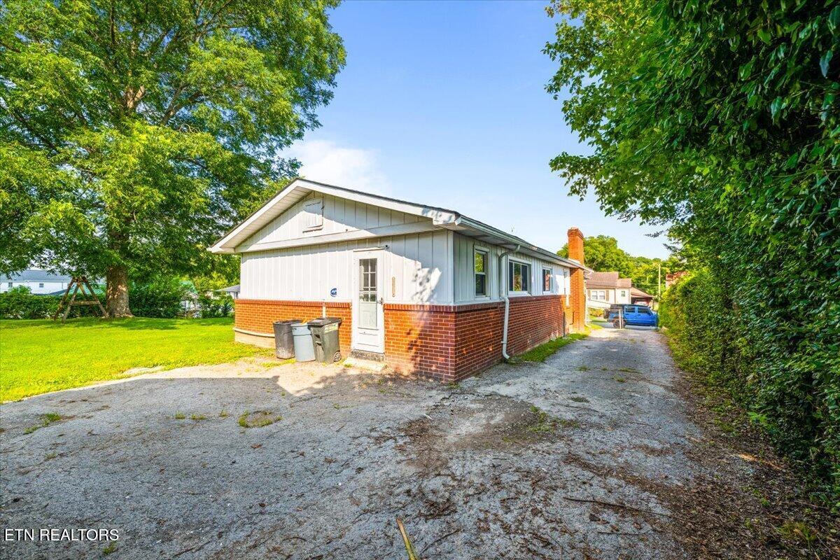 1008 W Walden Street Lafollette TN 37766