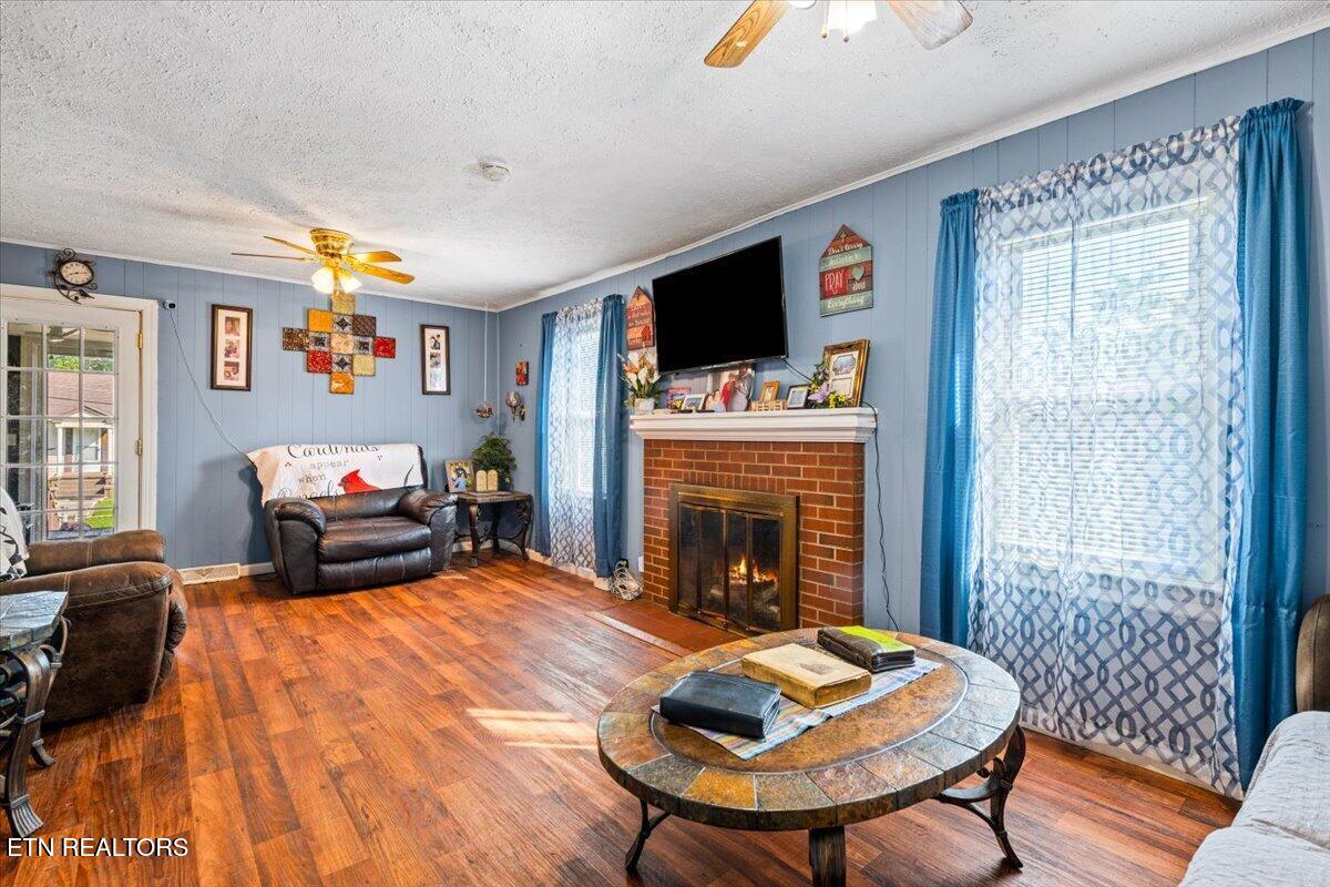 1008 W Walden Street Lafollette TN 37766