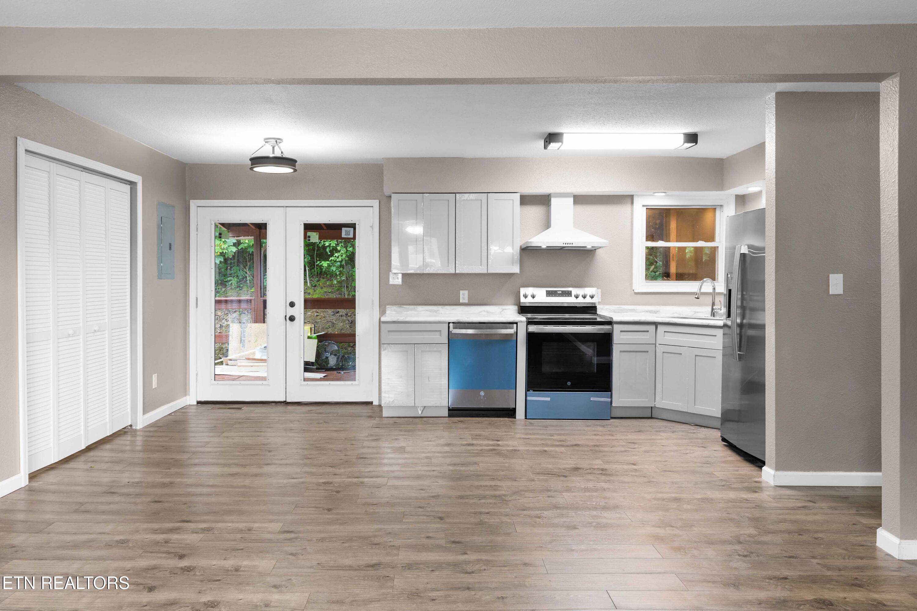 232 E Robbins Street Jellico TN 37762