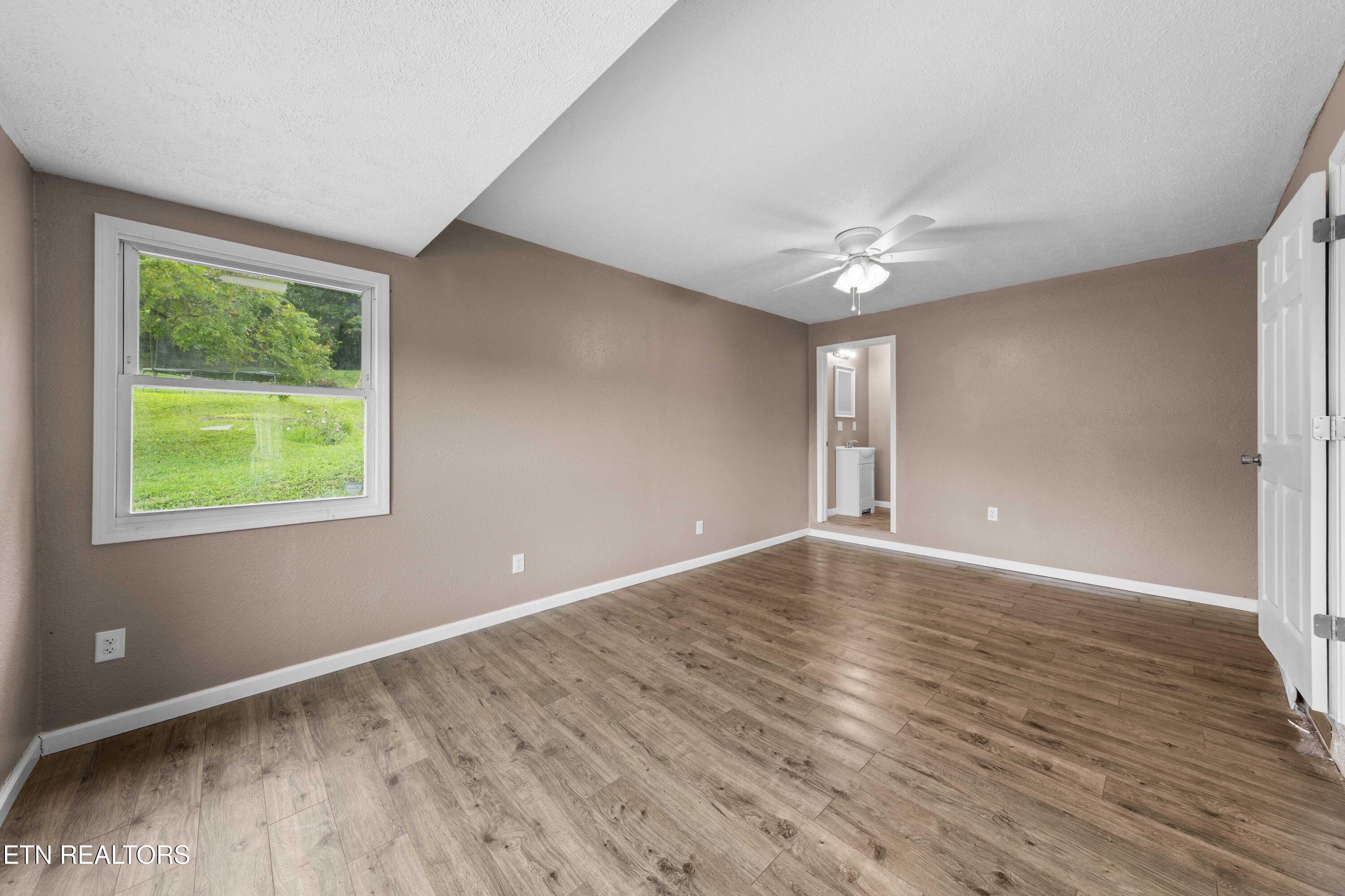 232 E Robbins Street Jellico TN 37762