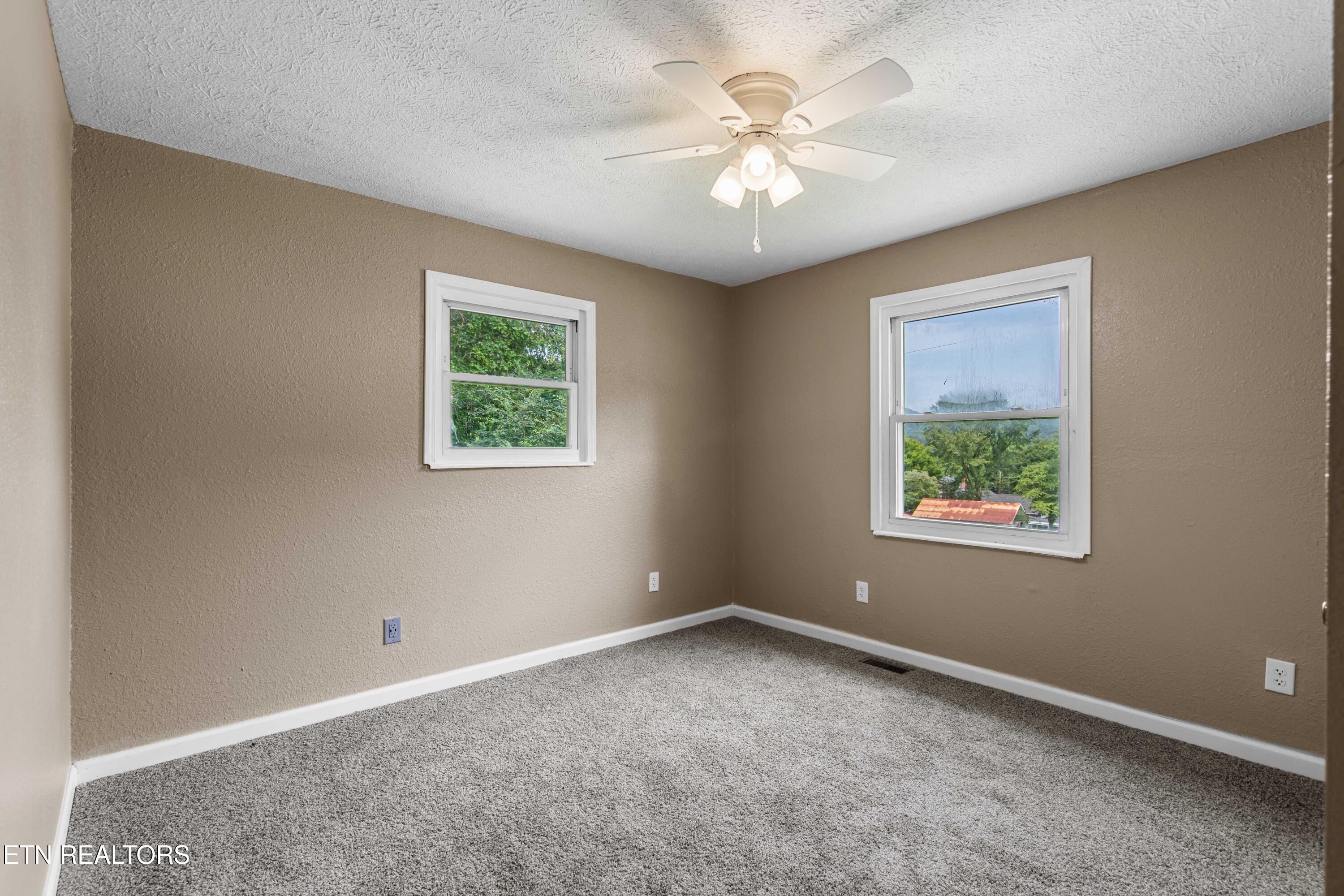 232 E Robbins Street Jellico TN 37762