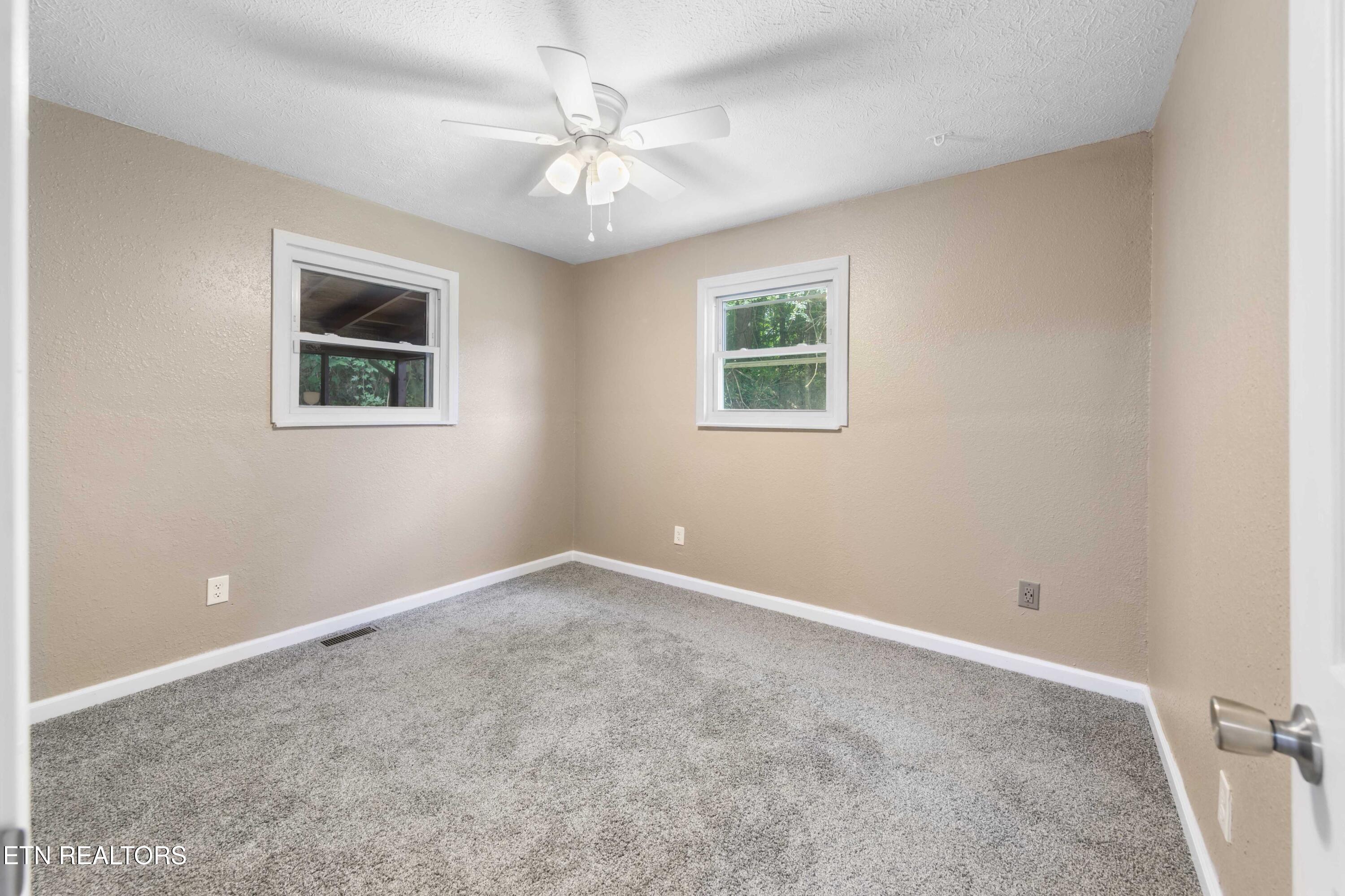 232 E Robbins Street Jellico TN 37762