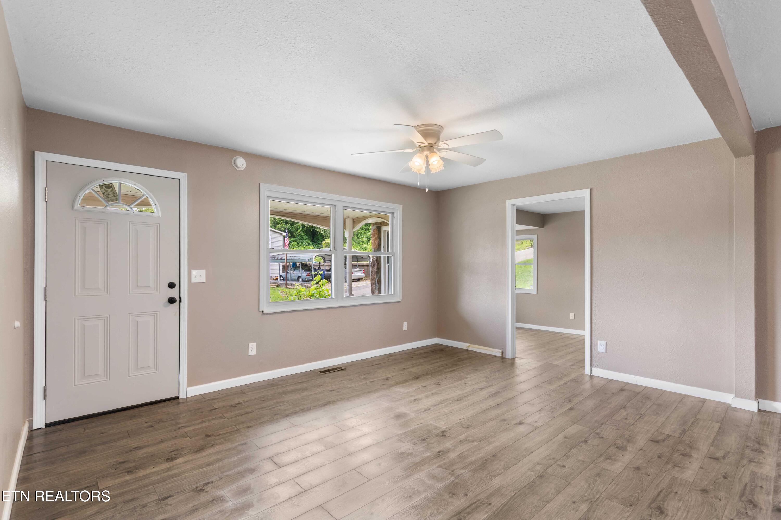 232 E Robbins Street Jellico TN 37762