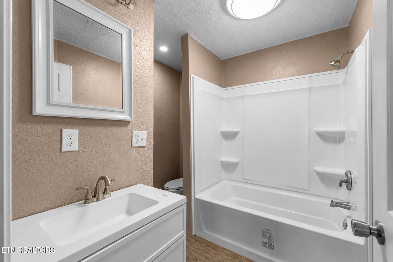 232 E Robbins Street Jellico TN 37762
