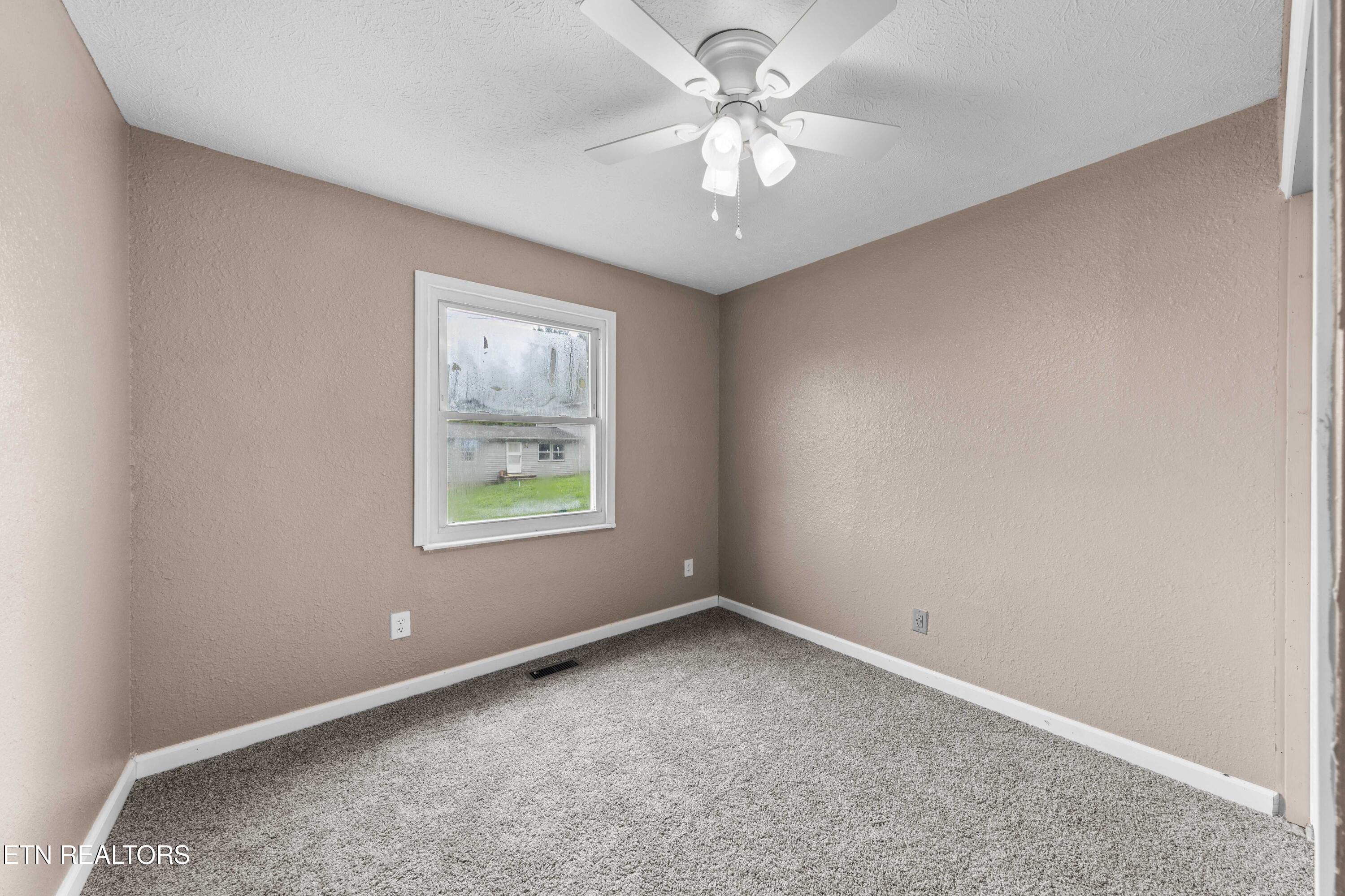 232 E Robbins Street Jellico TN 37762