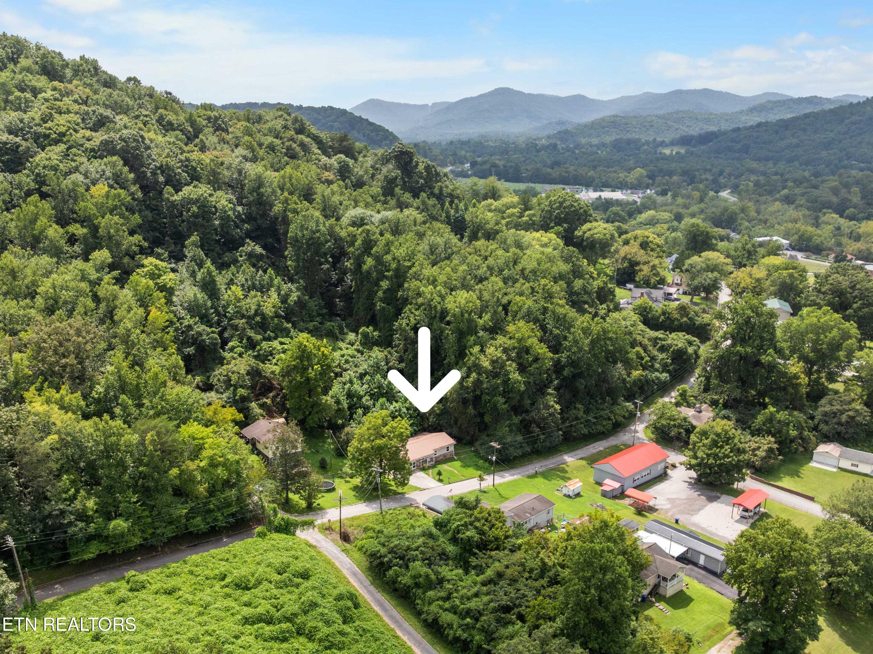 232 E Robbins Street Jellico TN 37762