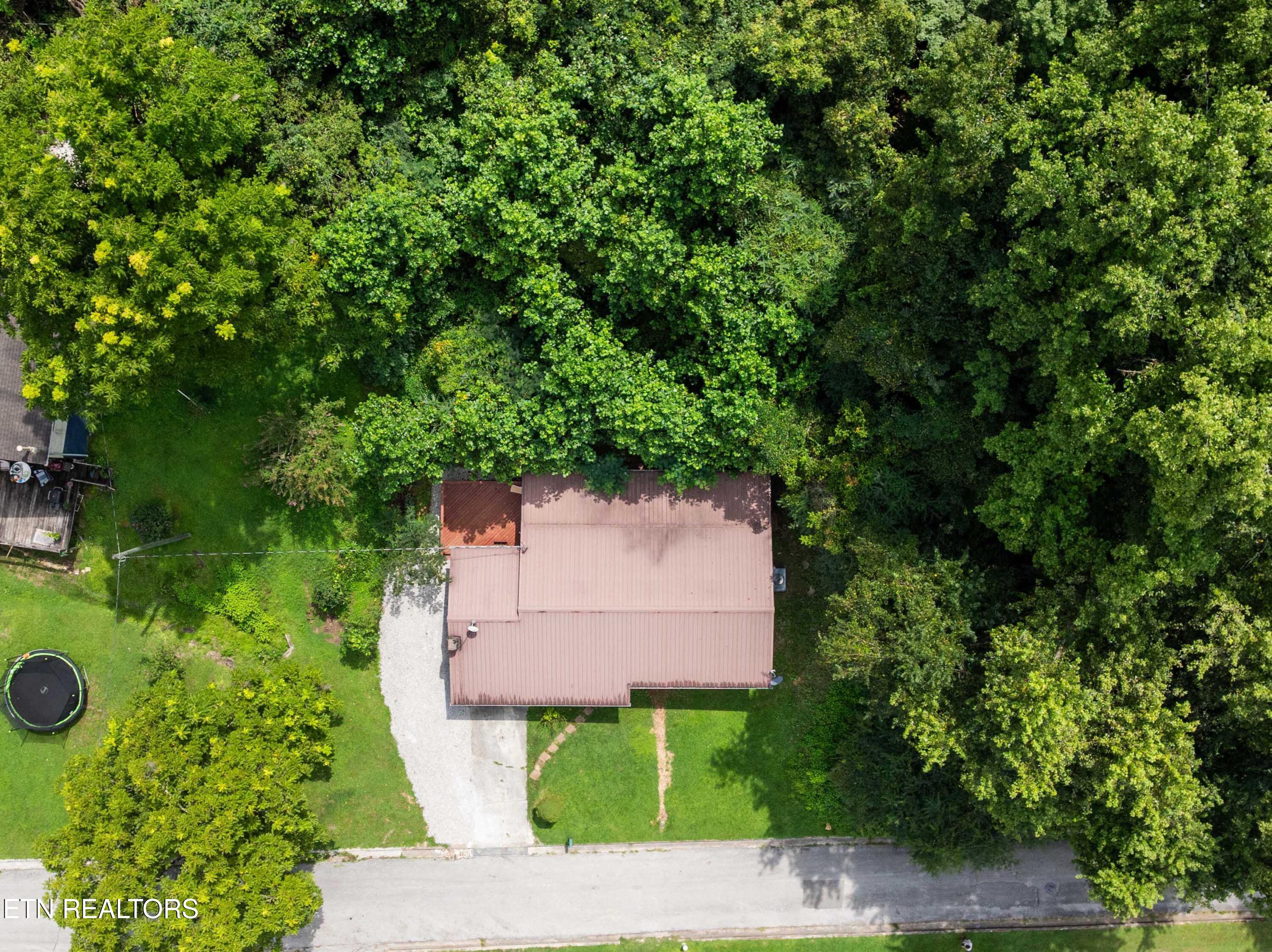 232 E Robbins Street Jellico TN 37762