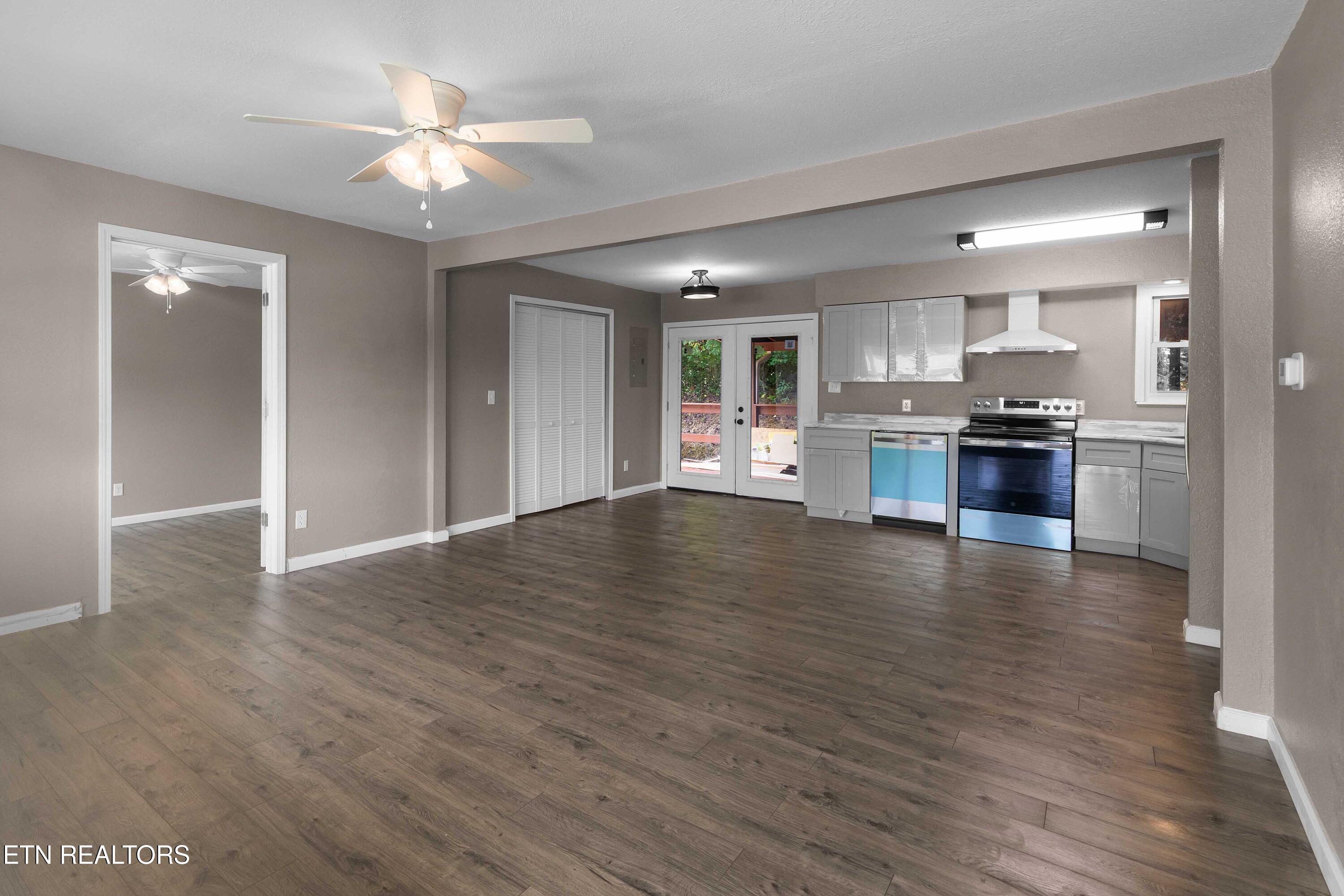 232 E Robbins Street Jellico TN 37762