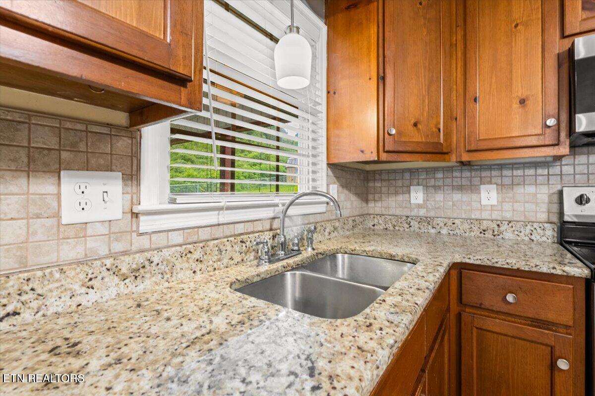 219 Patty Hill Road Caryville TN 37714