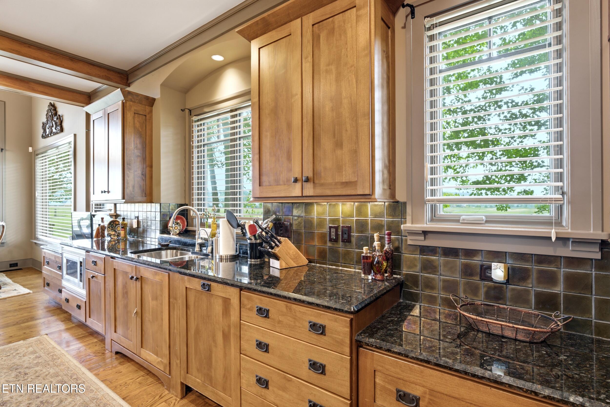 593 Old Barn Lane Loudon TN 37774