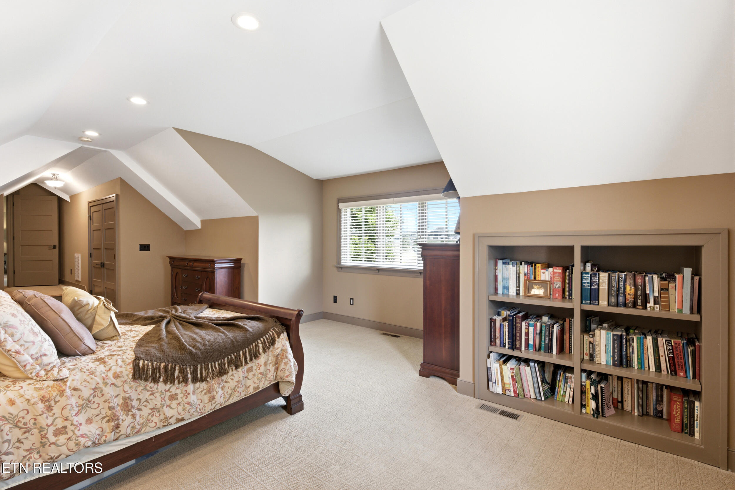 593 Old Barn Lane Loudon TN 37774