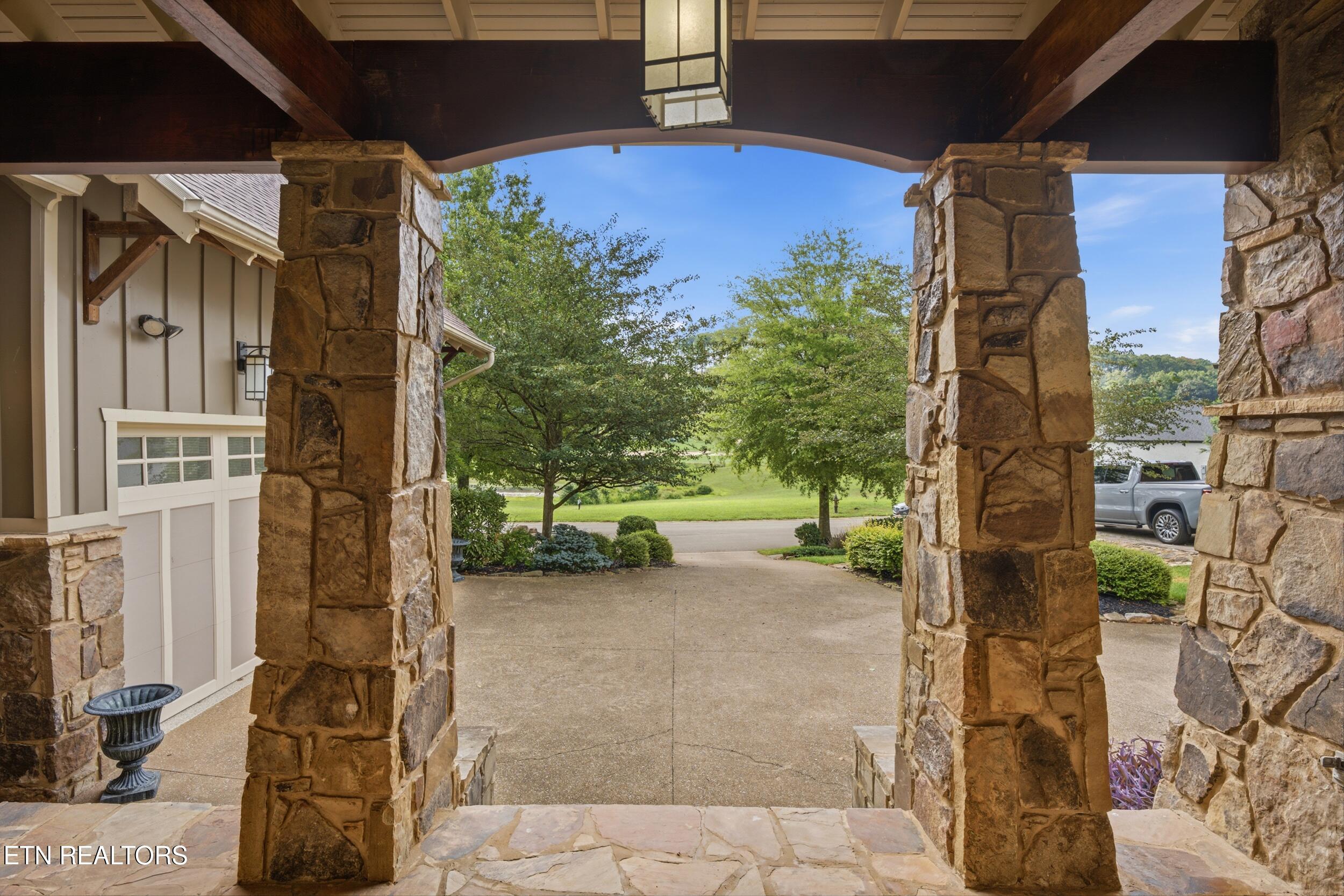 593 Old Barn Lane Loudon TN 37774