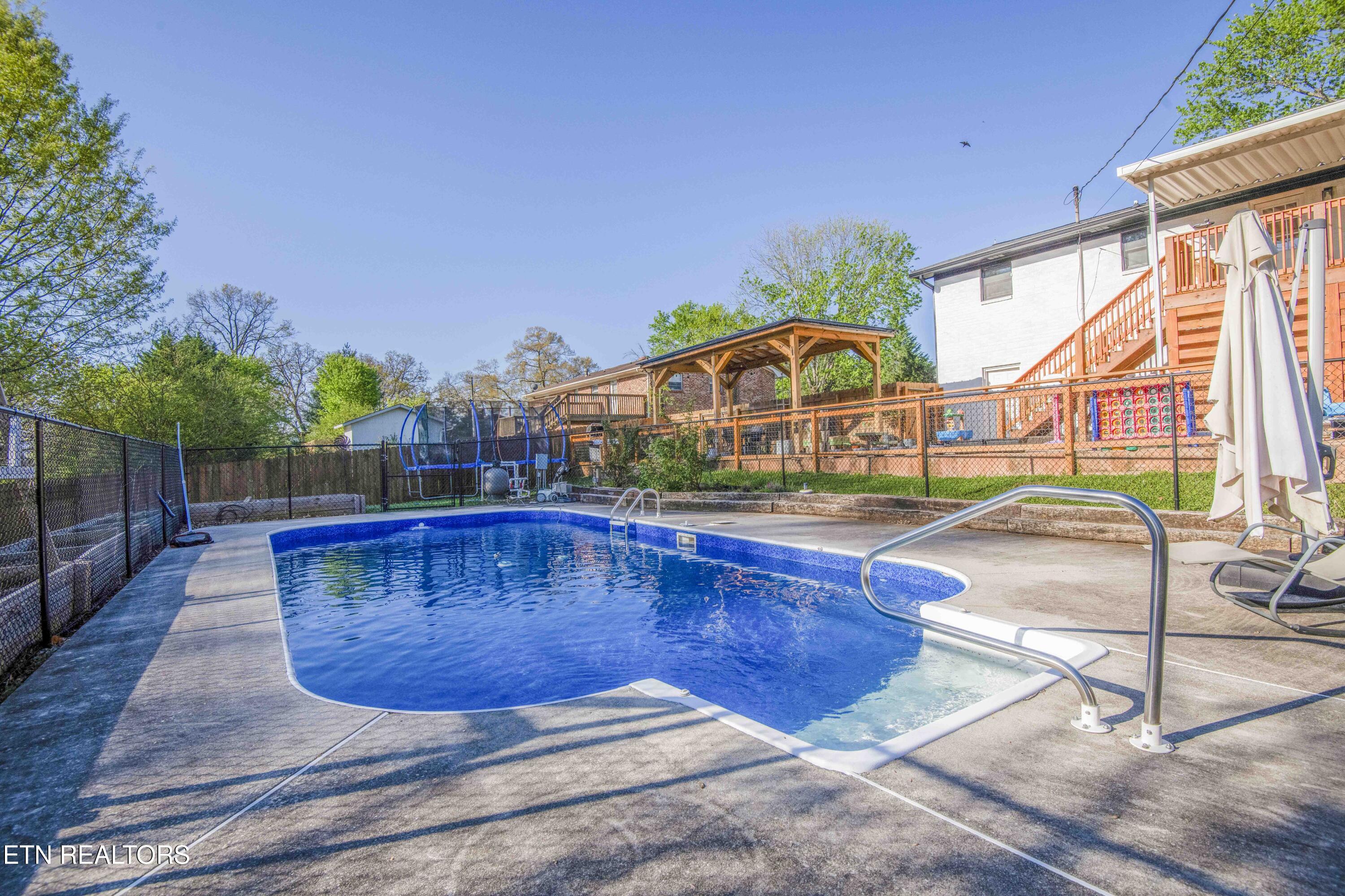 1207 Lenore Lane Maryville TN 37804