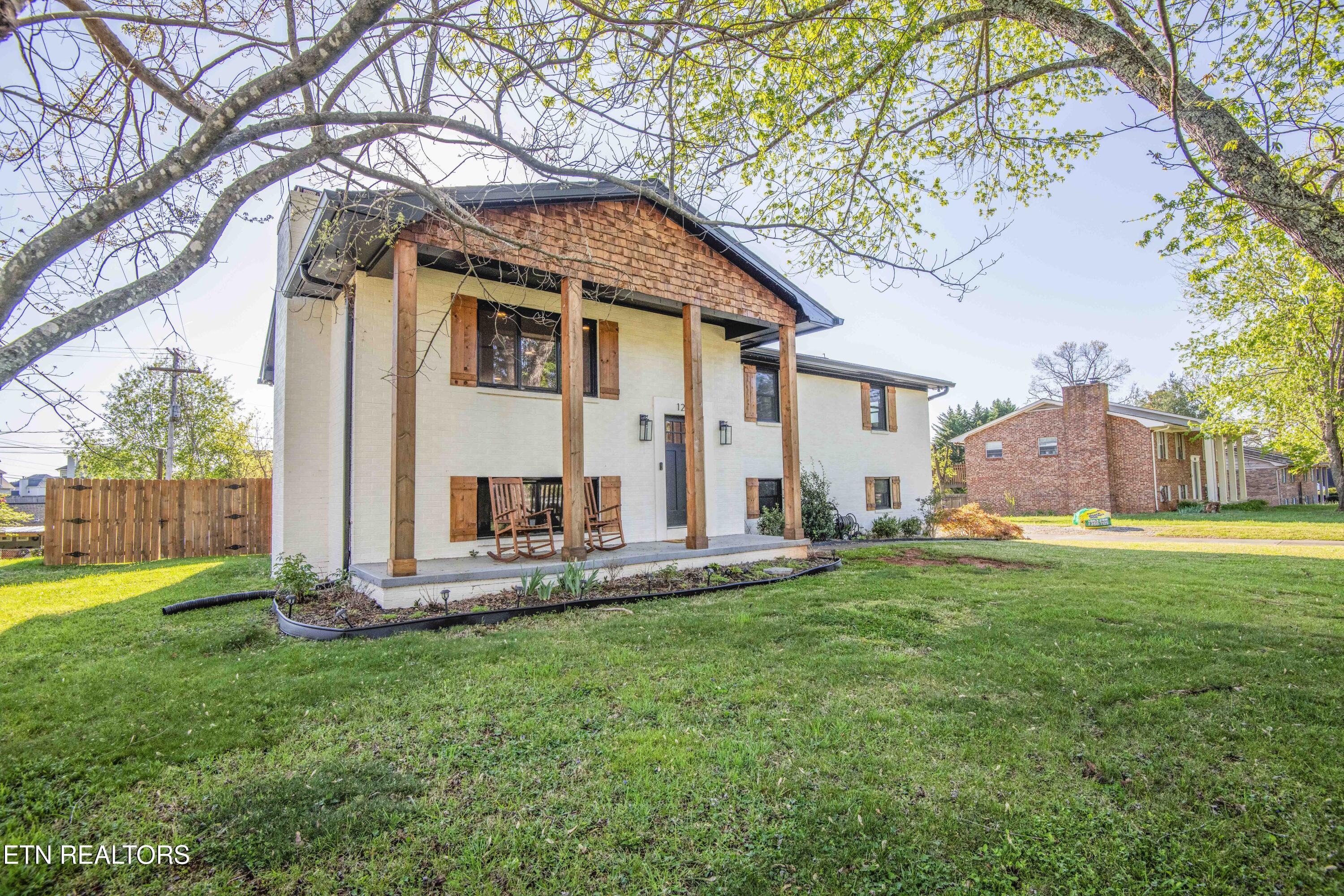 1207 Lenore Lane Maryville TN 37804