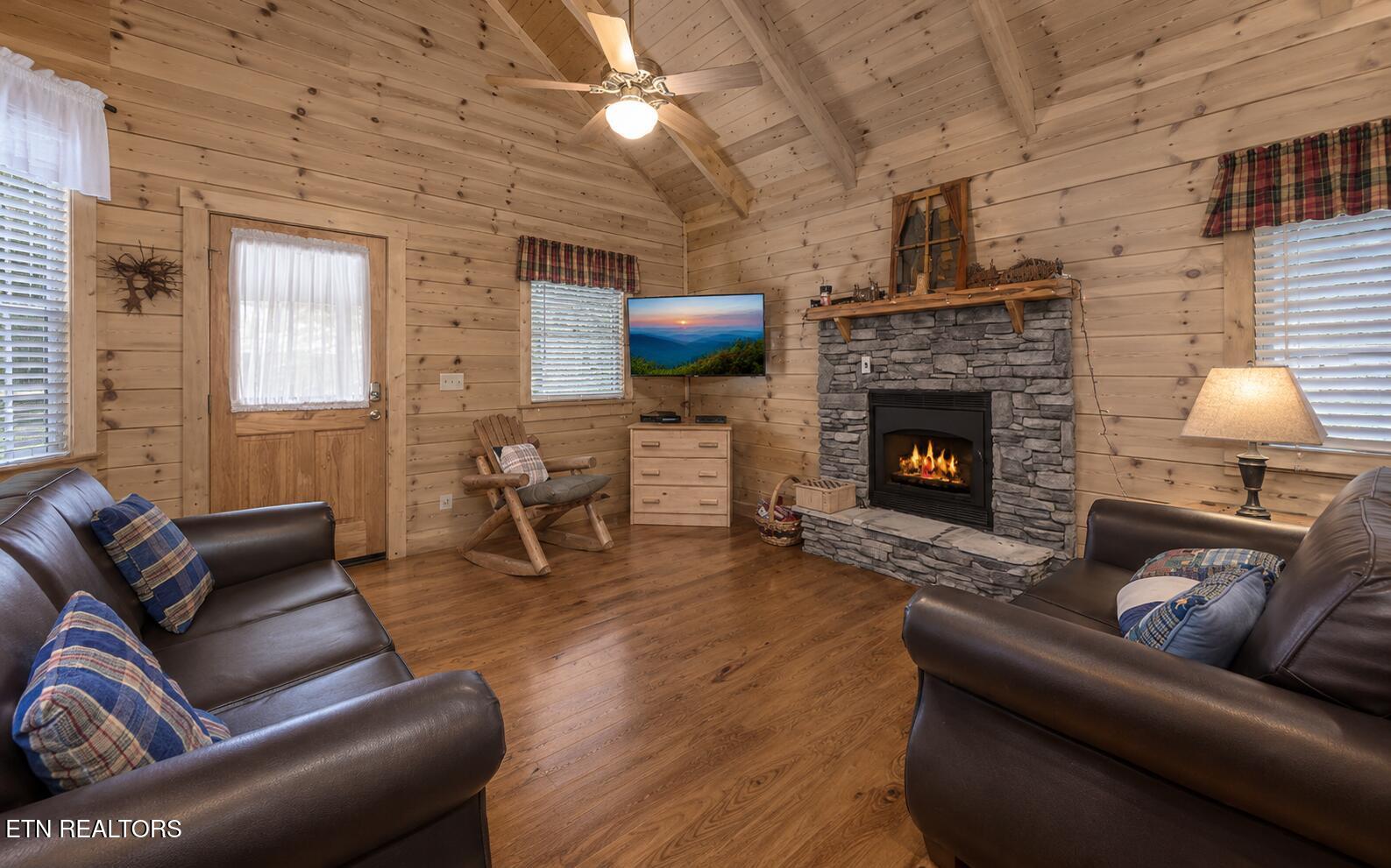 457 Hilltop Road Gatlinburg TN 37738