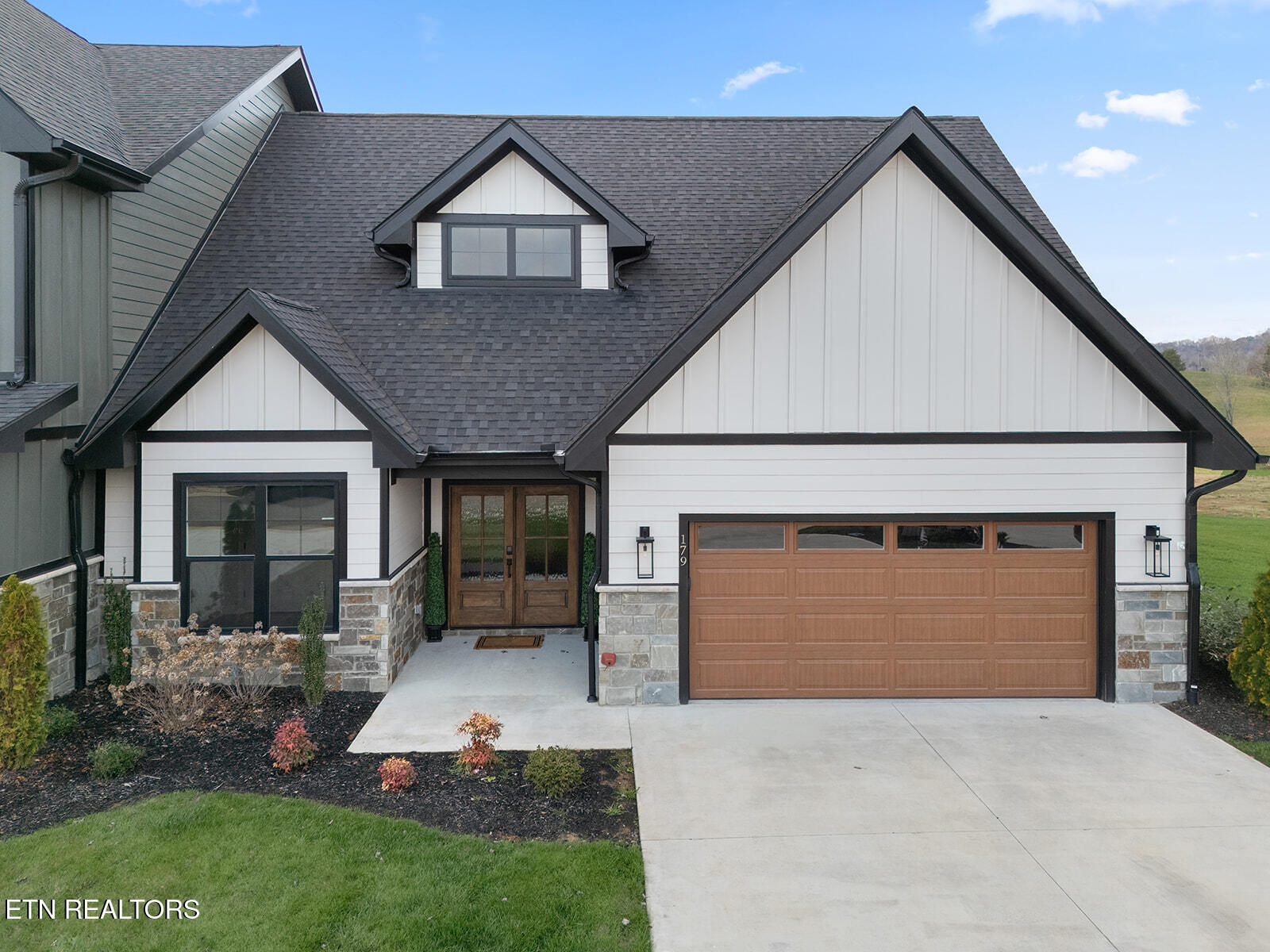 179 Island Circle Loudon TN 37774