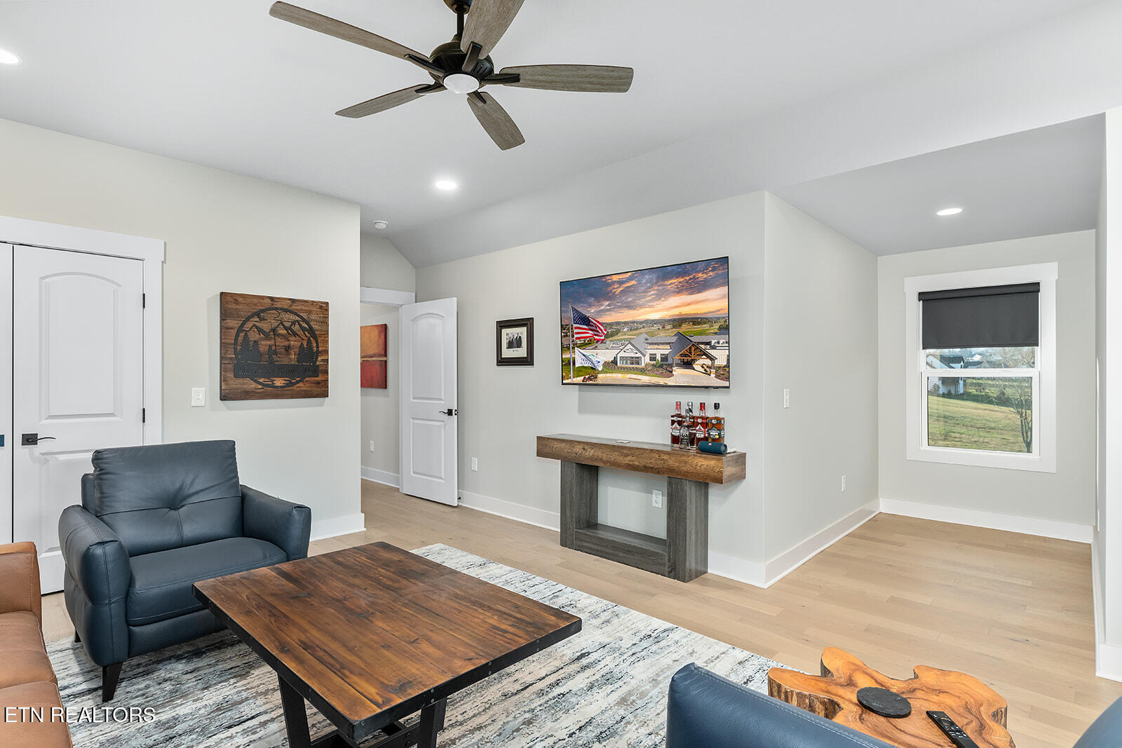 179 Island Circle Loudon TN 37774