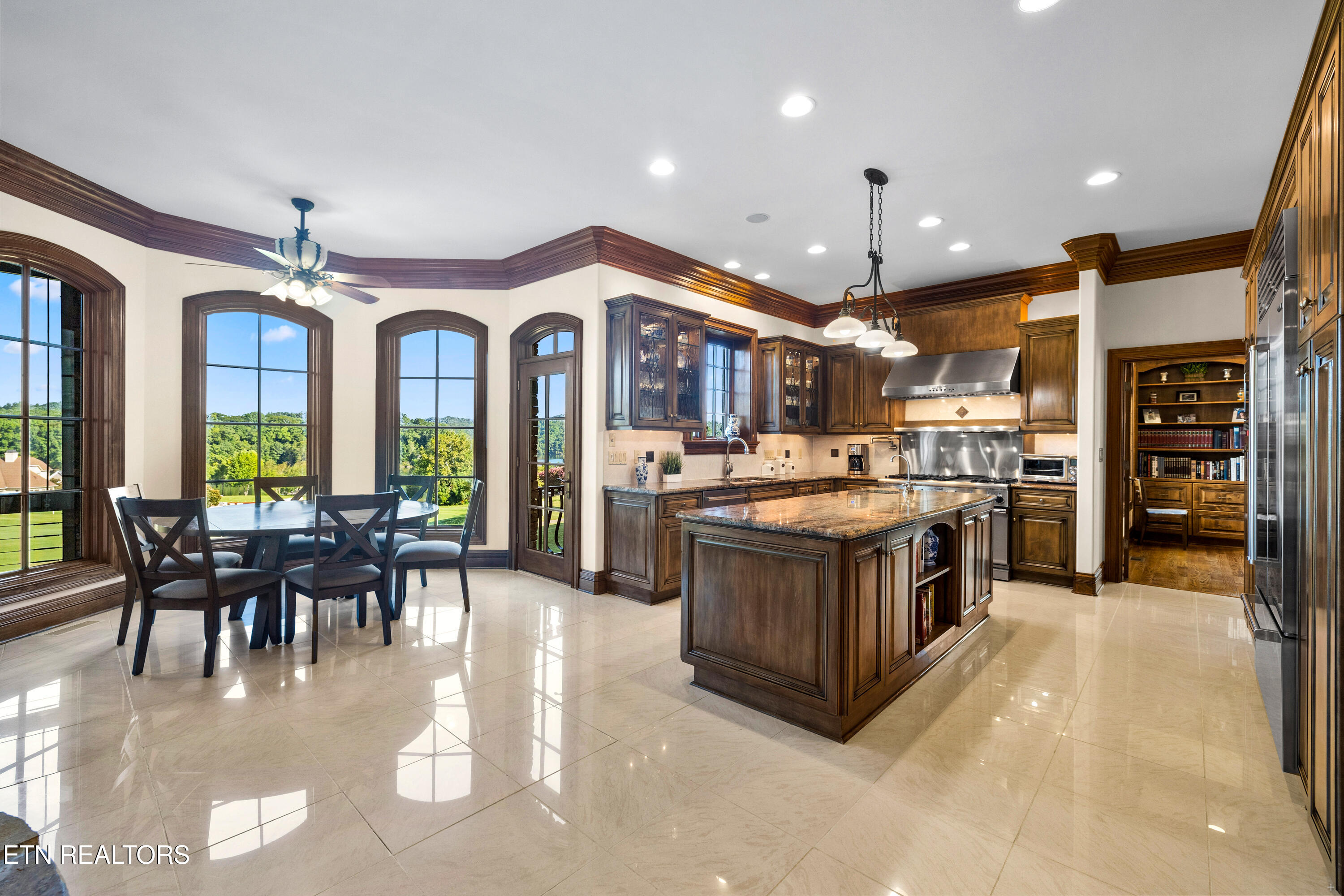 859 Rarity Bay Parkway Vonore TN 37885