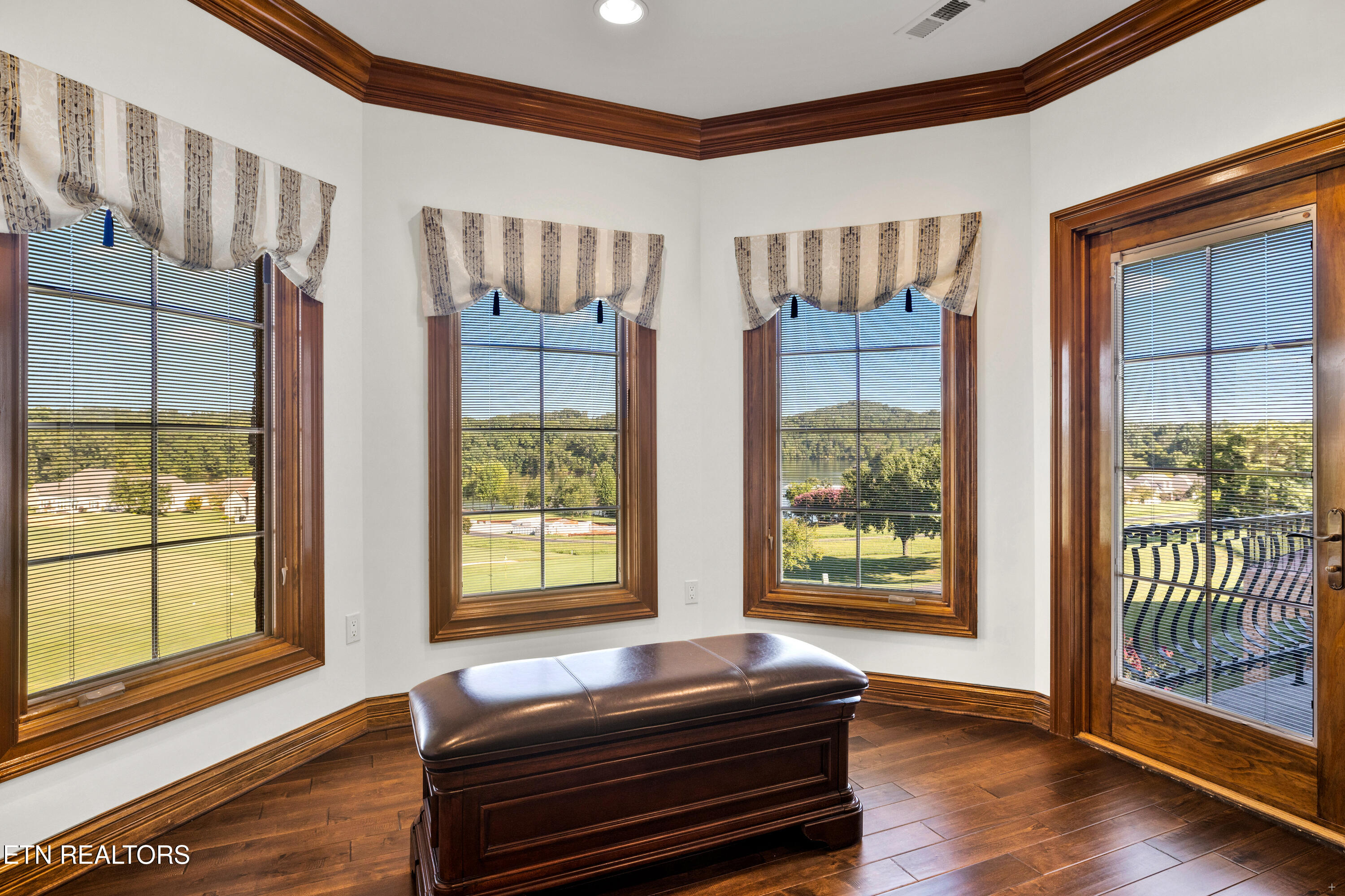 859 Rarity Bay Parkway Vonore TN 37885
