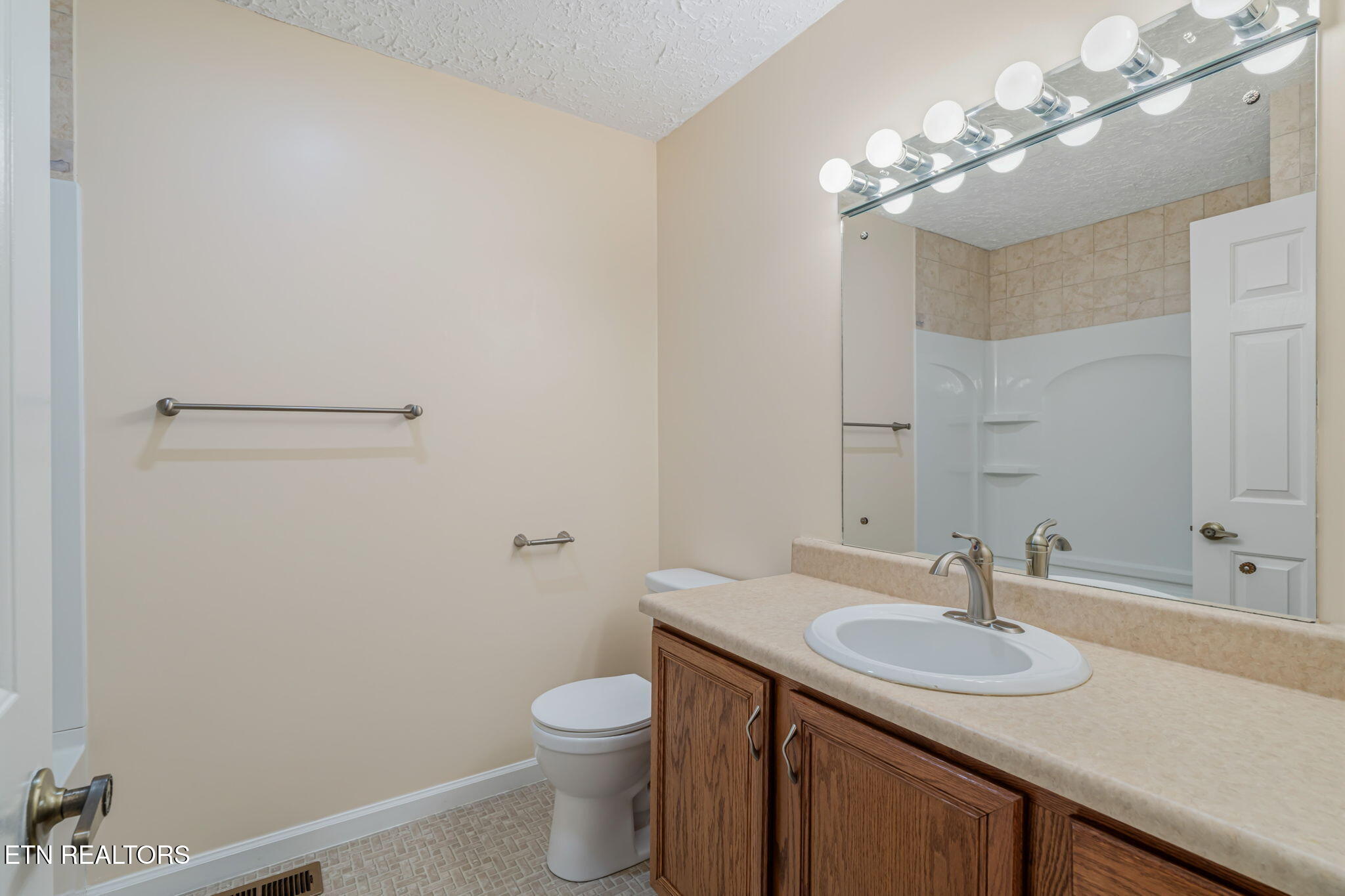 7921 Blueberry Road Powell TN 37849