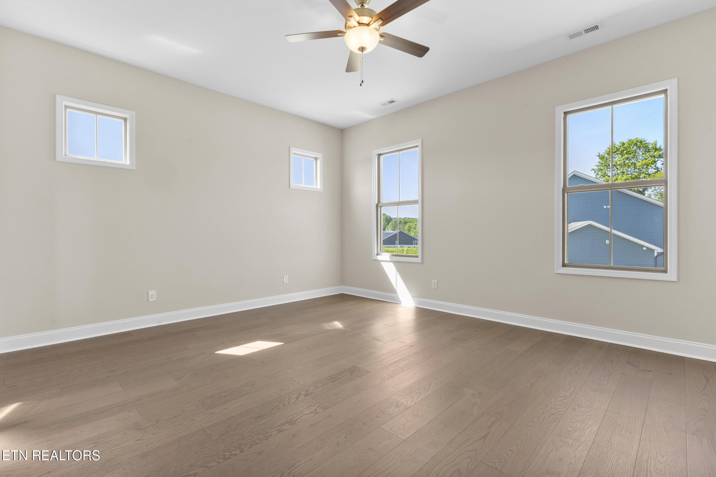 149 Limelight Lane Lenoir City TN 37772