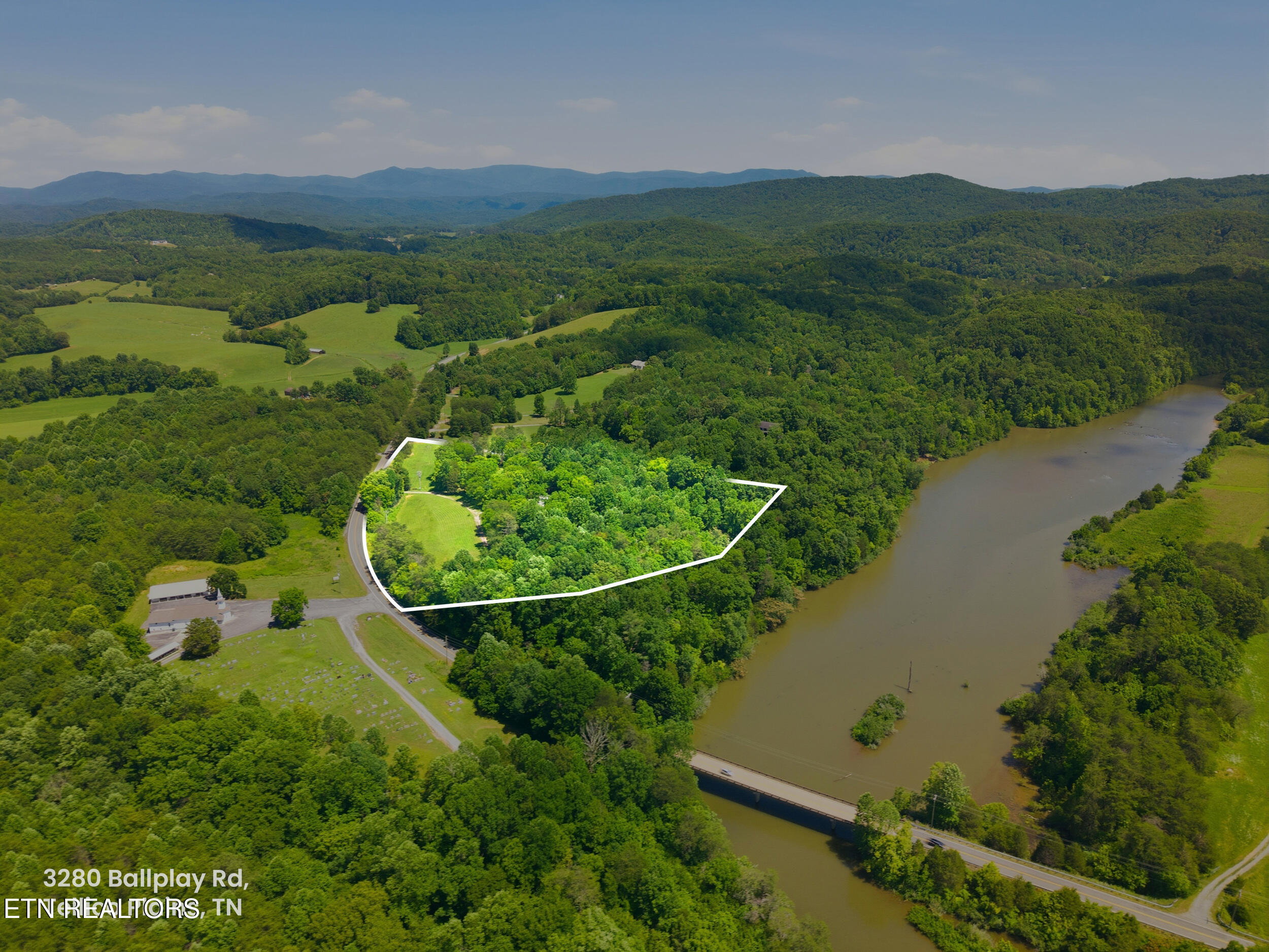 3280 Ballplay Road Madisonville TN 37354
