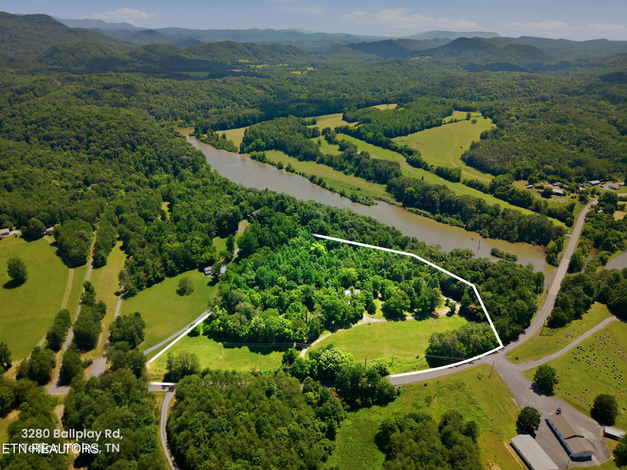 3280 Ballplay Road Madisonville TN 37354