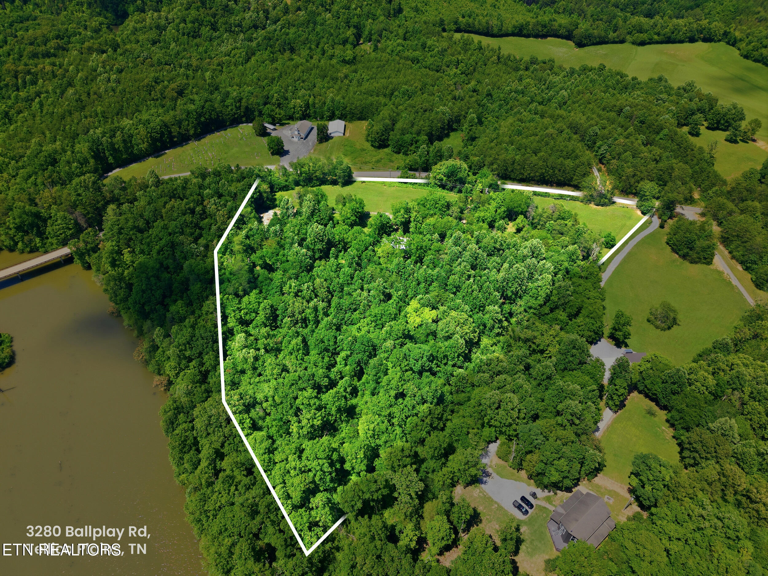3280 Ballplay Road Madisonville TN 37354