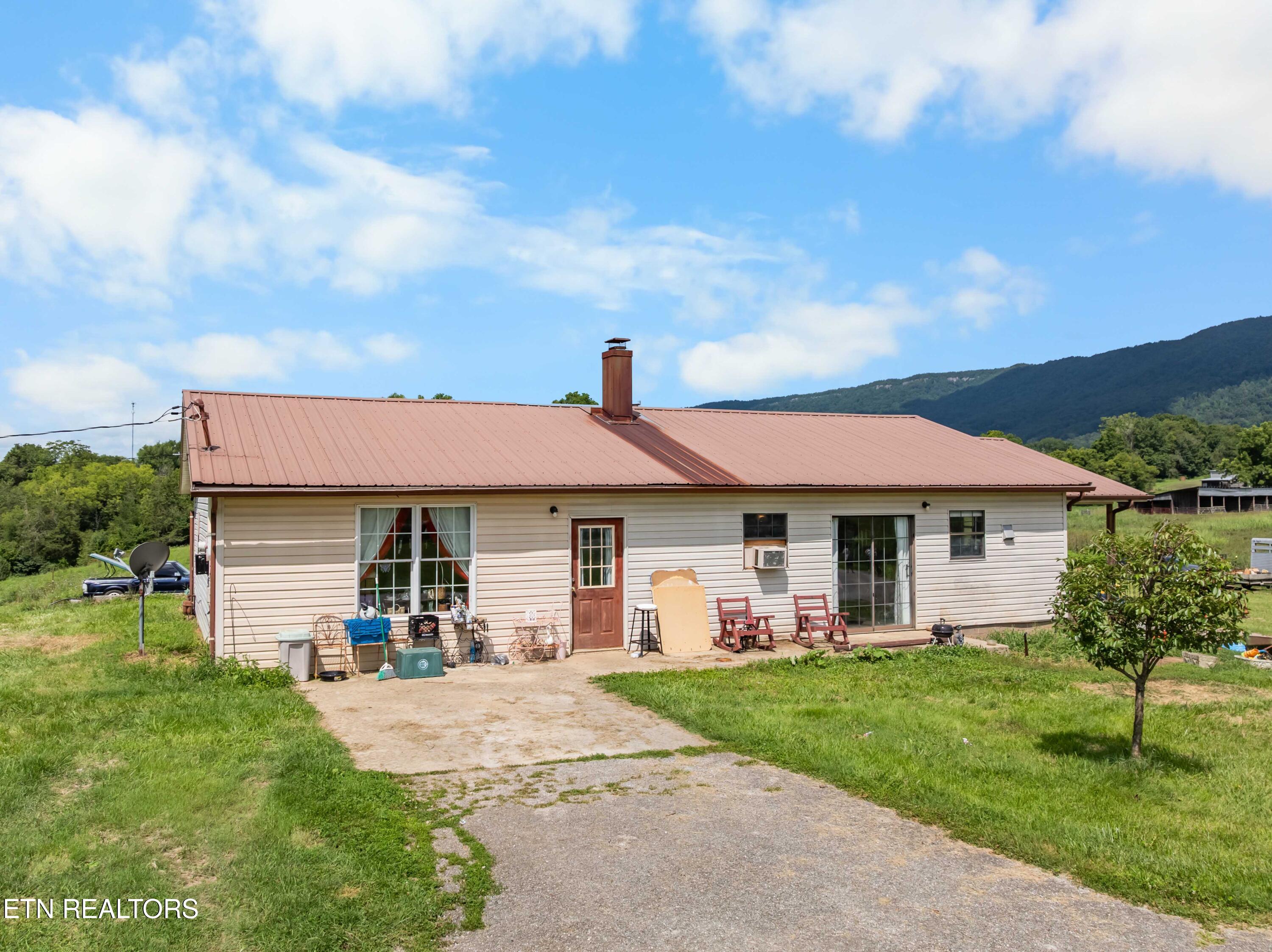 372 Farmers Lane Lafollette TN 37766