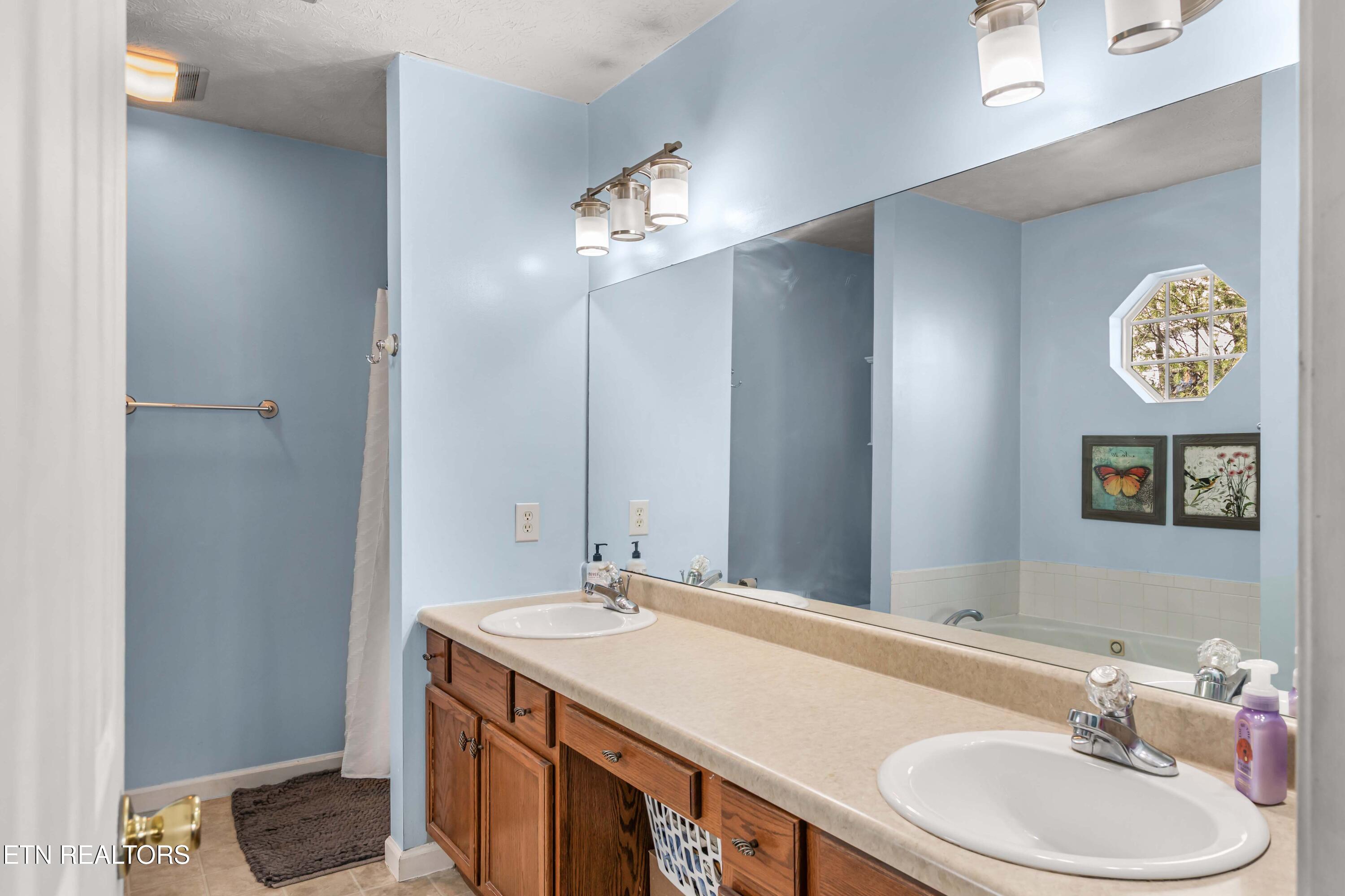 1004 Sugar Creek Lane Knoxville TN 37920