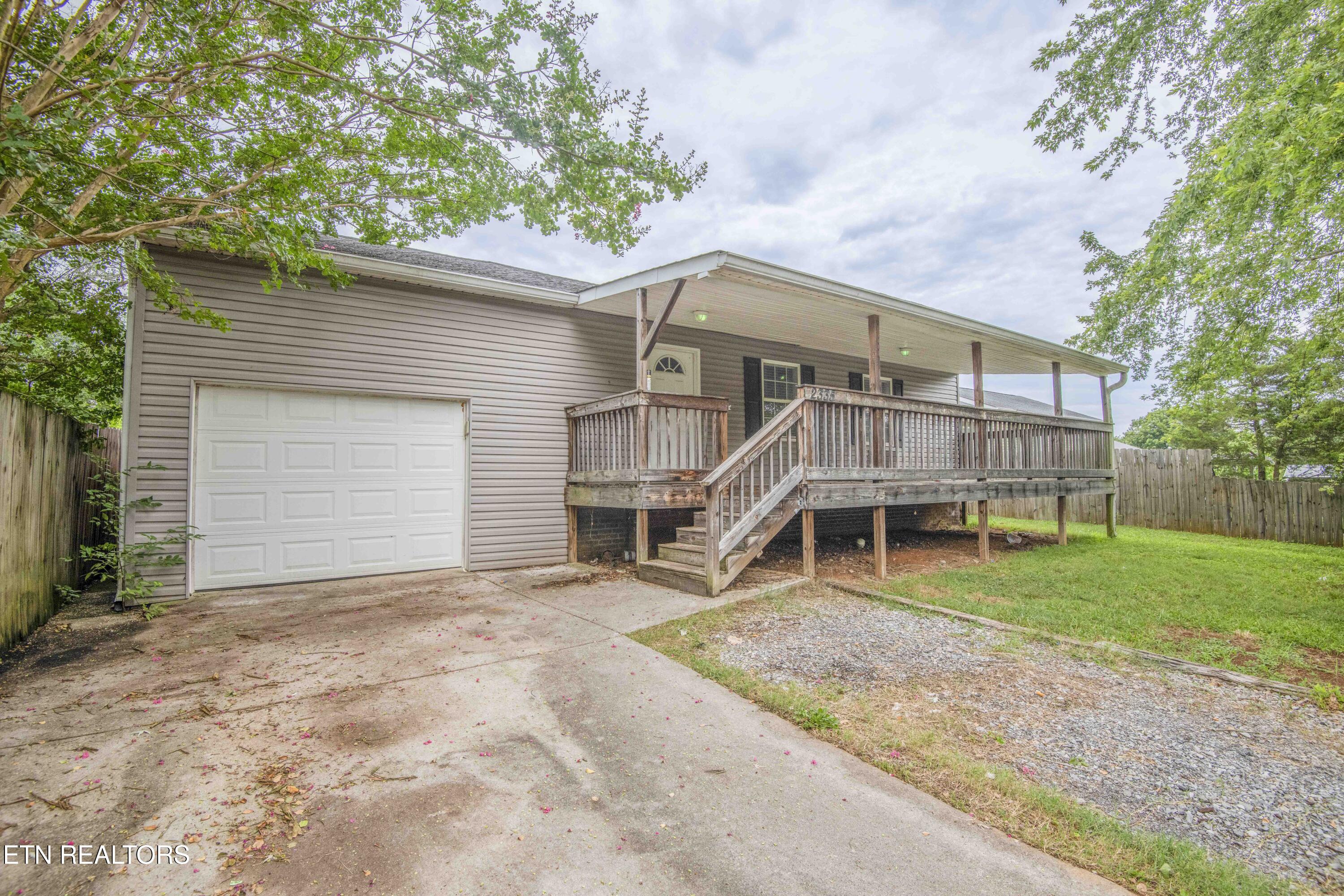 2335 Grove Street Maryville TN 37804