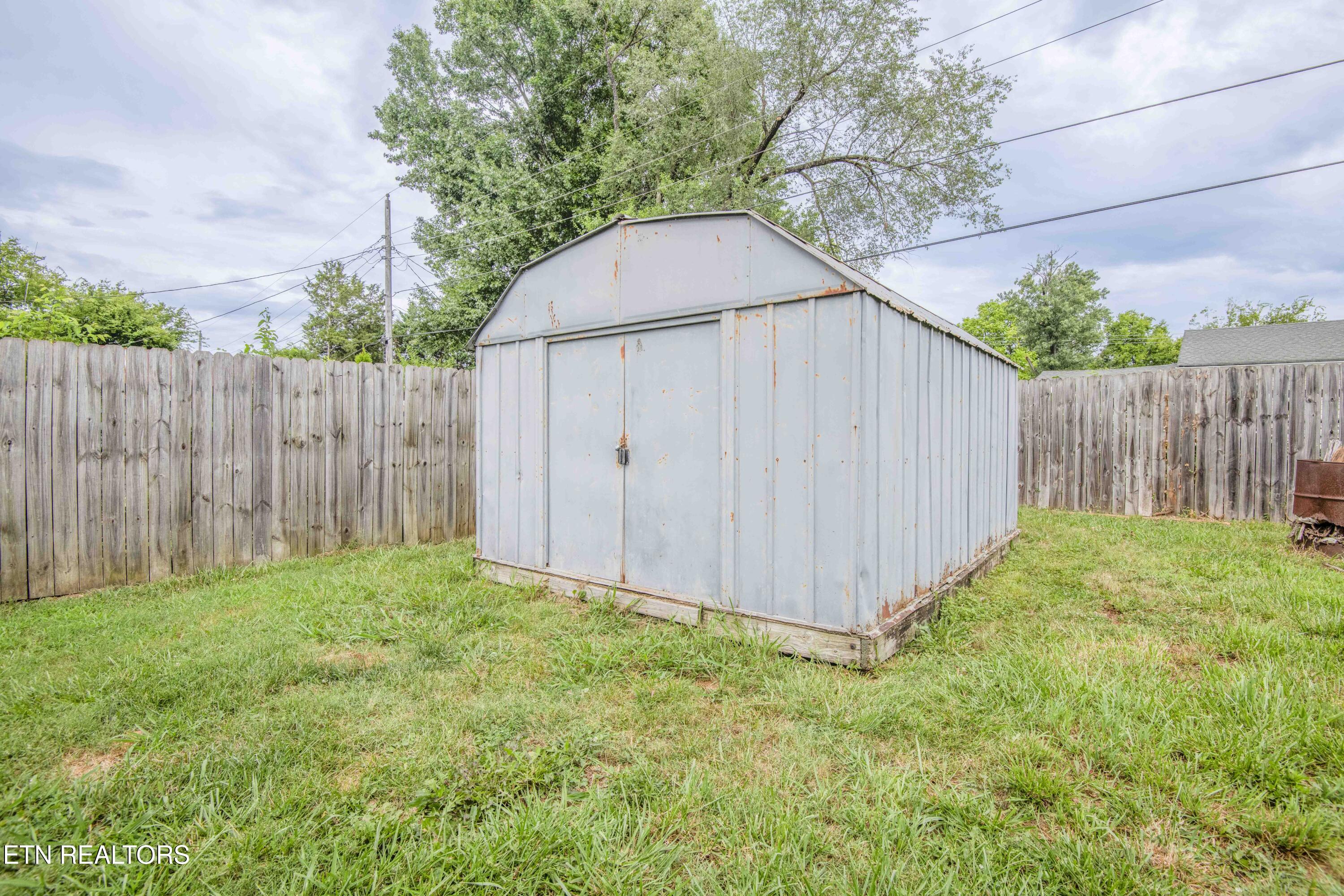 2335 Grove Street Maryville TN 37804