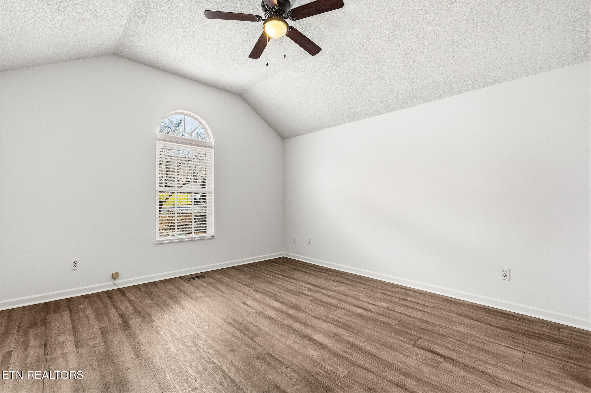 176 Cheeskogili Way Loudon TN 37774
