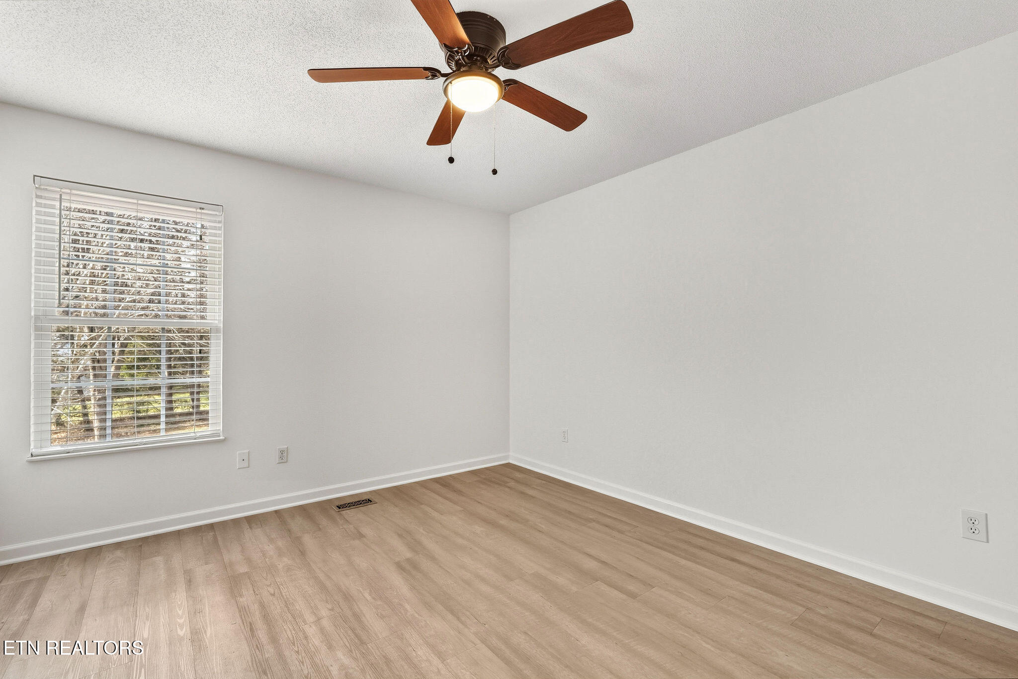 176 Cheeskogili Way Loudon TN 37774