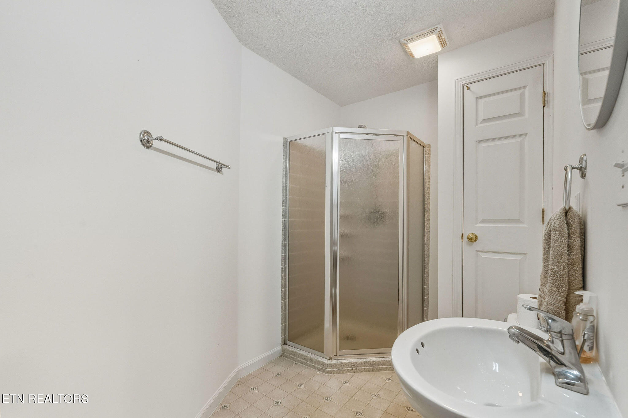 176 Cheeskogili Way Loudon TN 37774