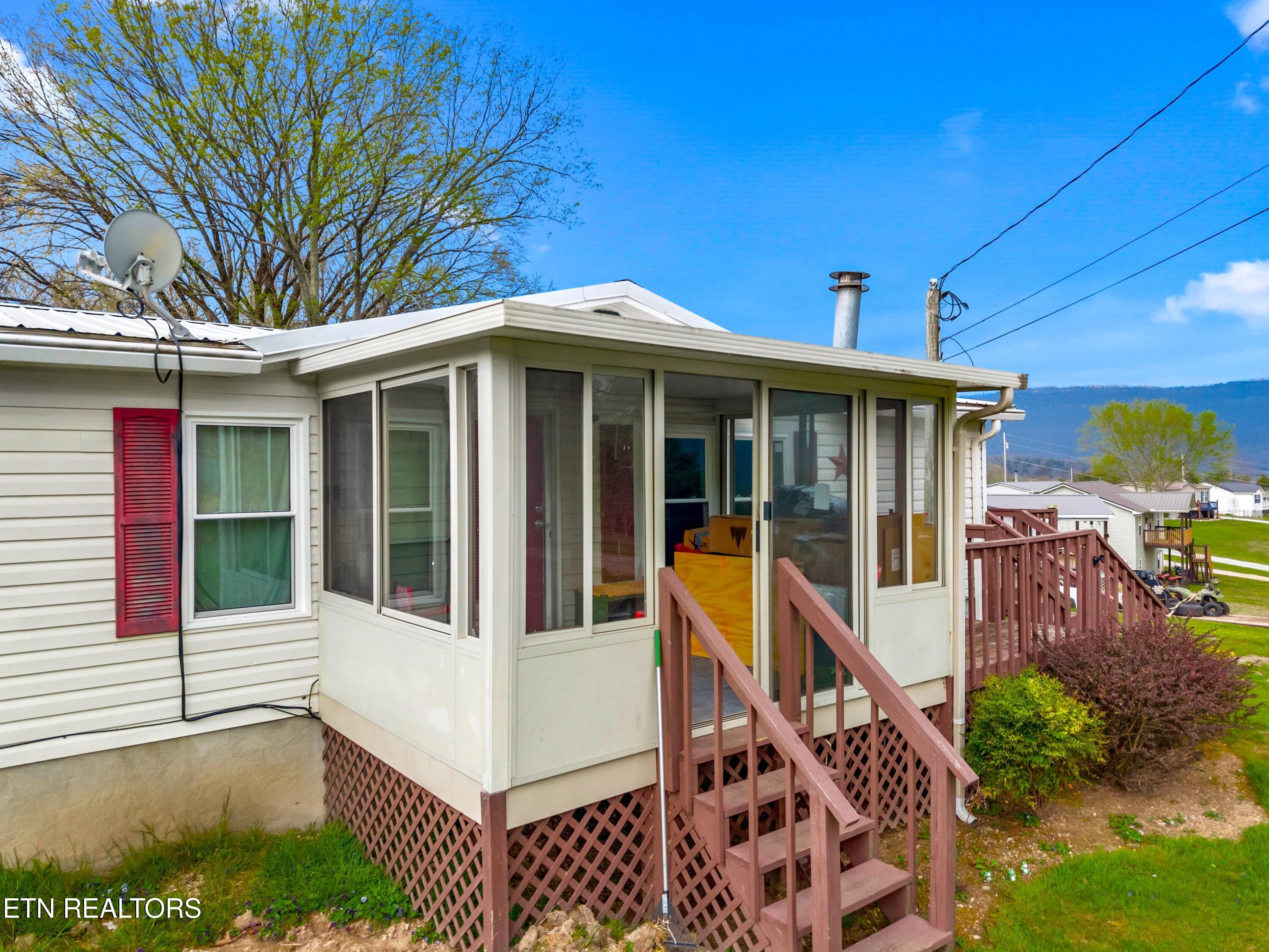 242 Cowan Lane Lafollette TN 37766