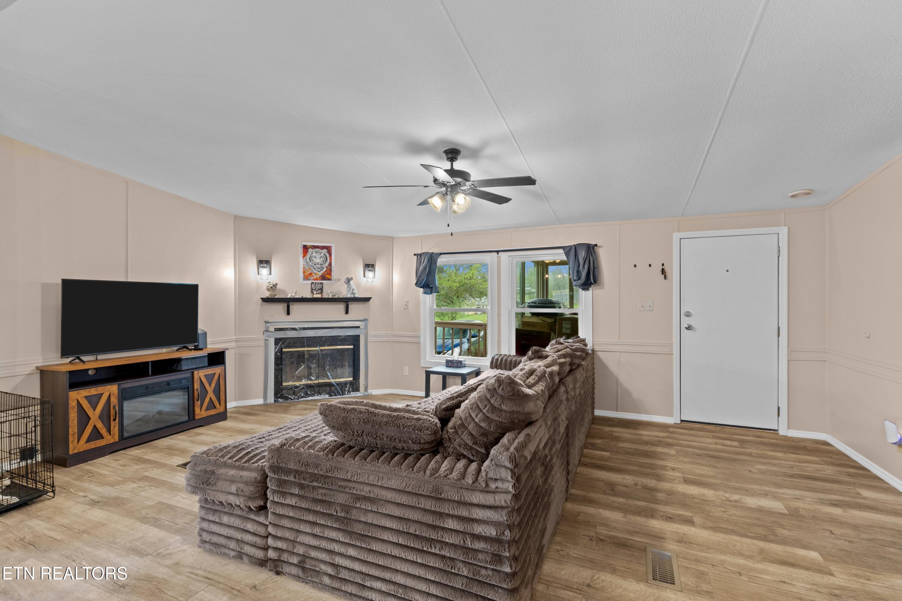 242 Cowan Lane Lafollette TN 37766