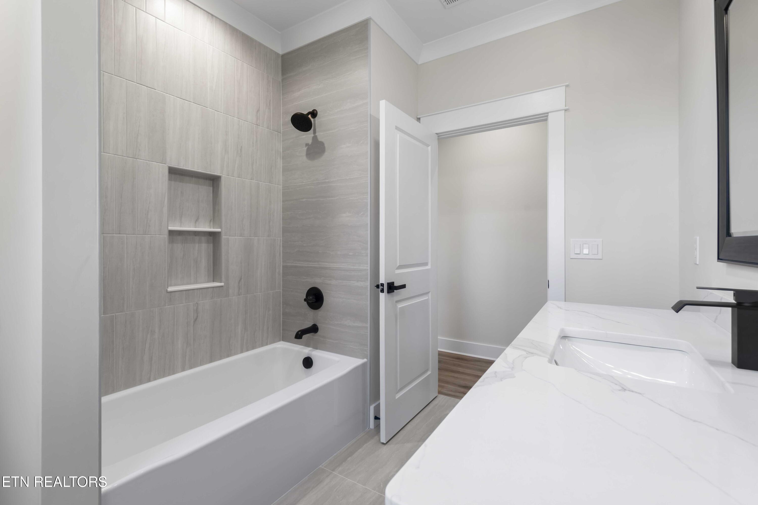 407 Kiyuga Circle Loudon TN 37774