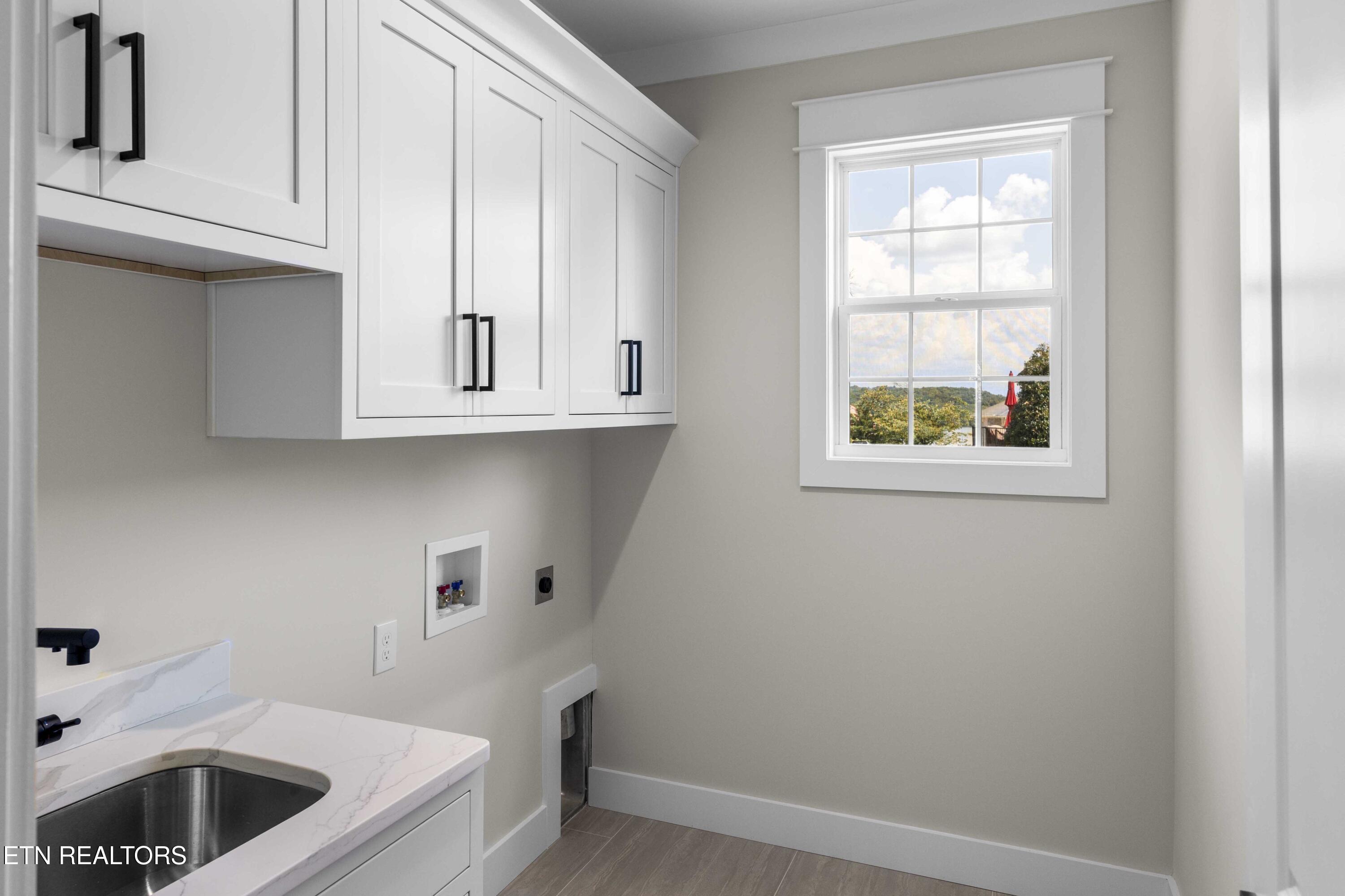 407 Kiyuga Circle Loudon TN 37774