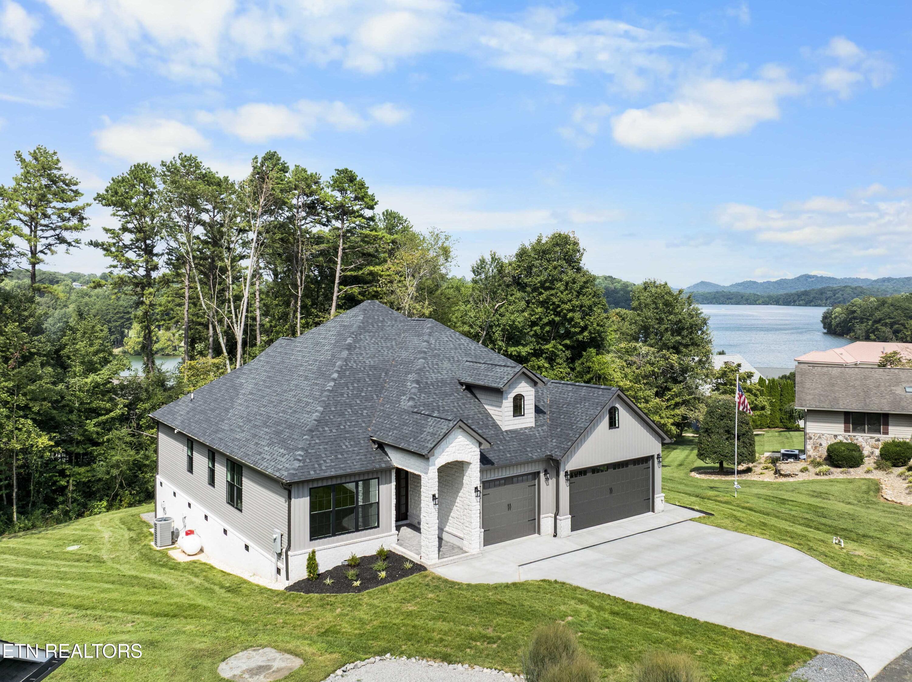 407 Kiyuga Circle Loudon TN 37774