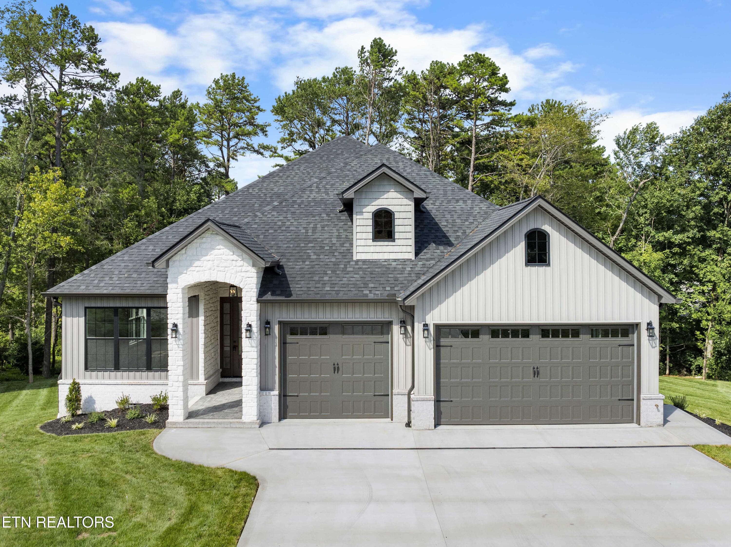407 Kiyuga Circle Loudon TN 37774