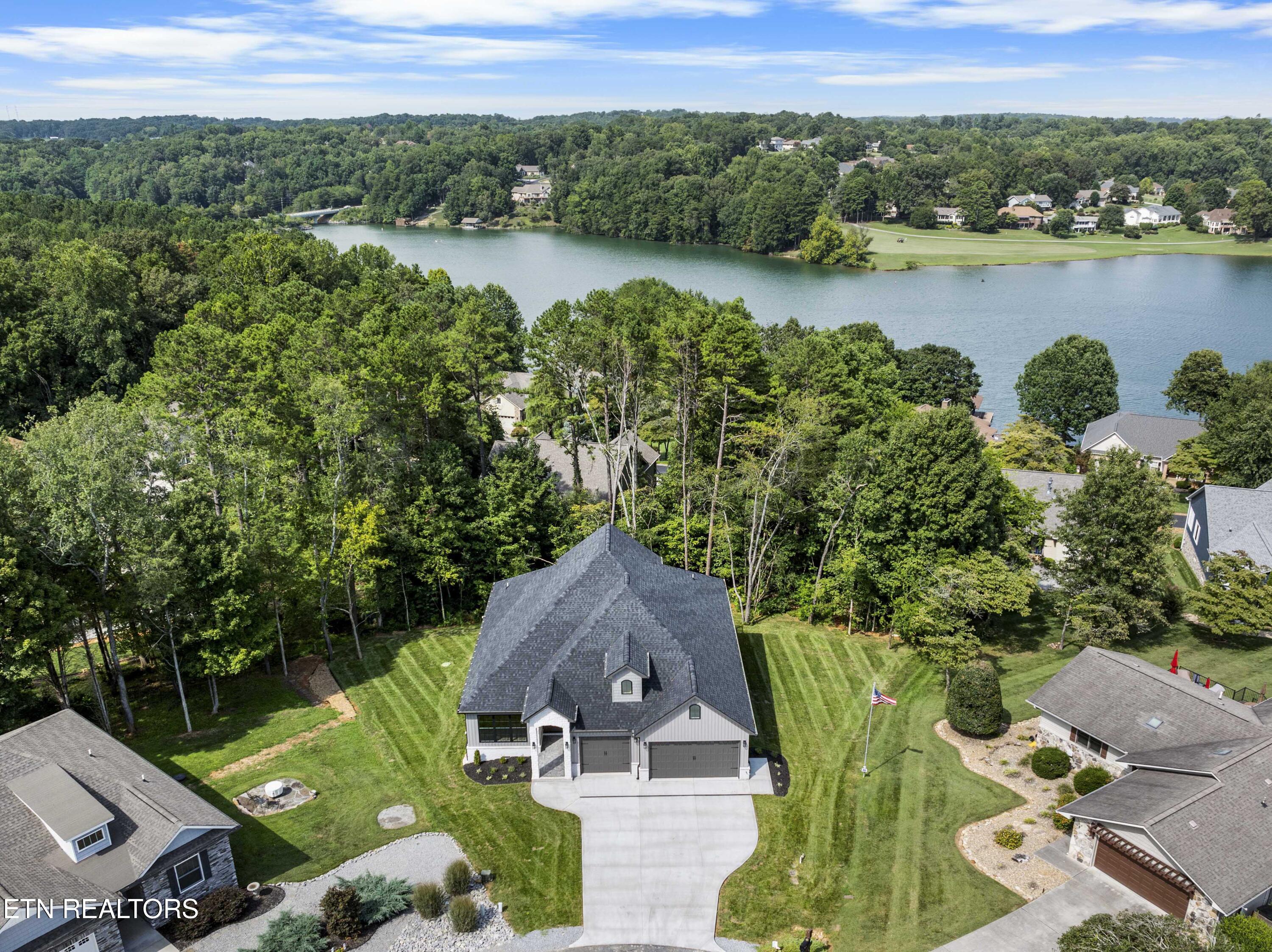 407 Kiyuga Circle Loudon TN 37774
