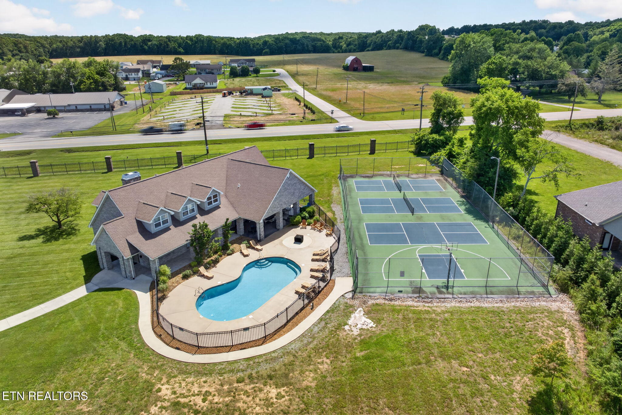 211 Tomlon Road Crossville TN 38555
