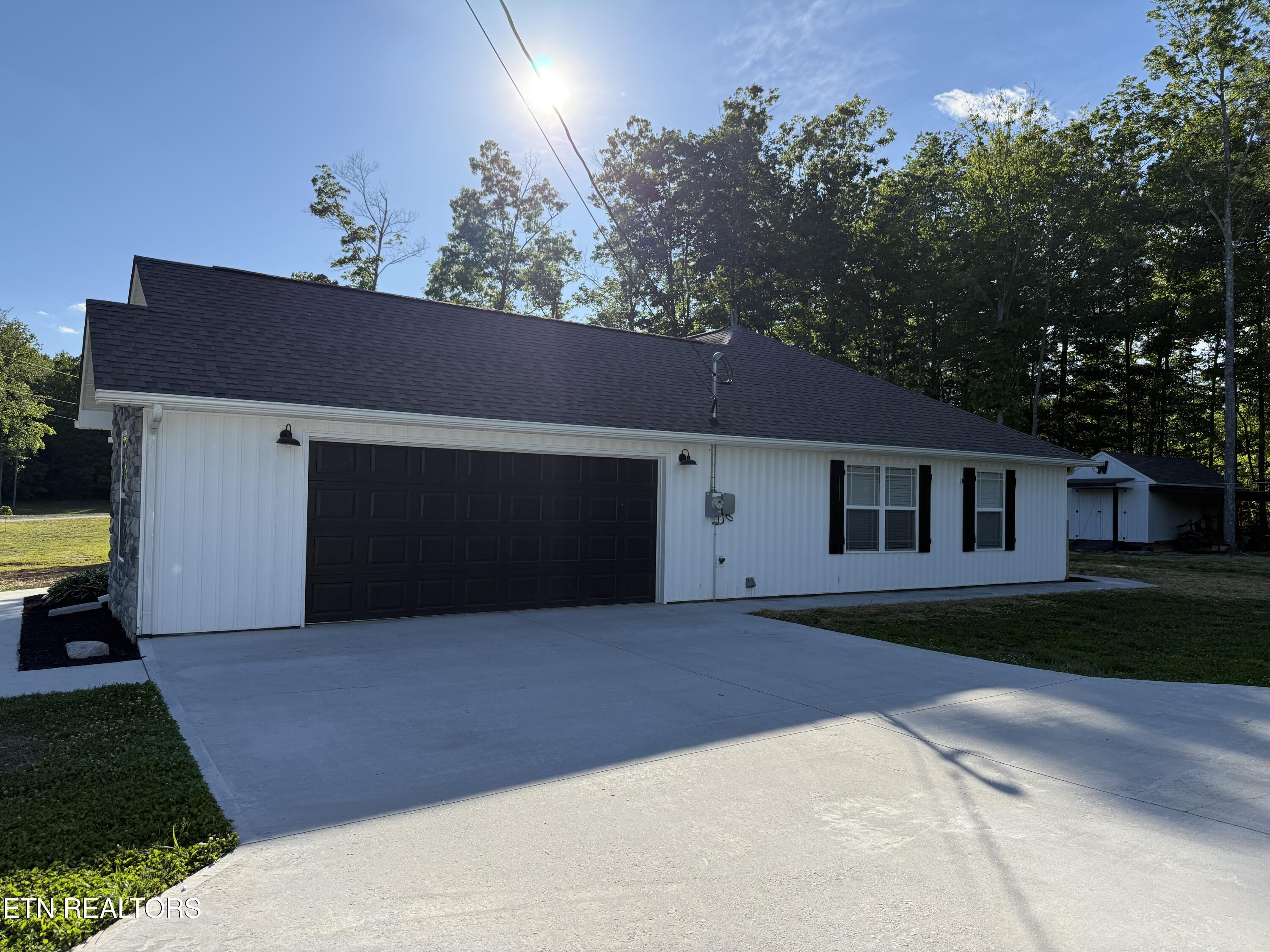 220 Kayla Lane Oneida TN 37841