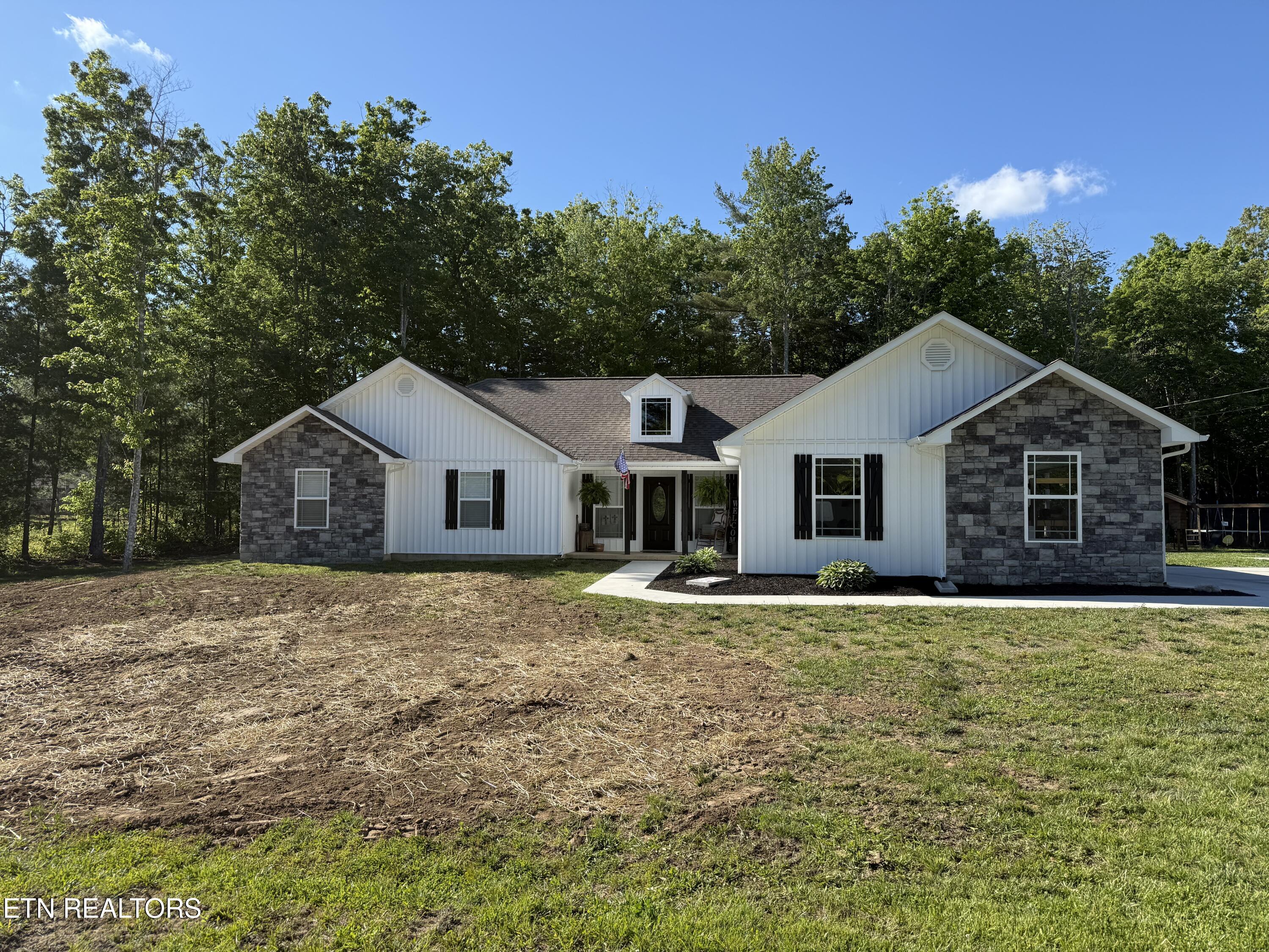 220 Kayla Lane Oneida TN 37841