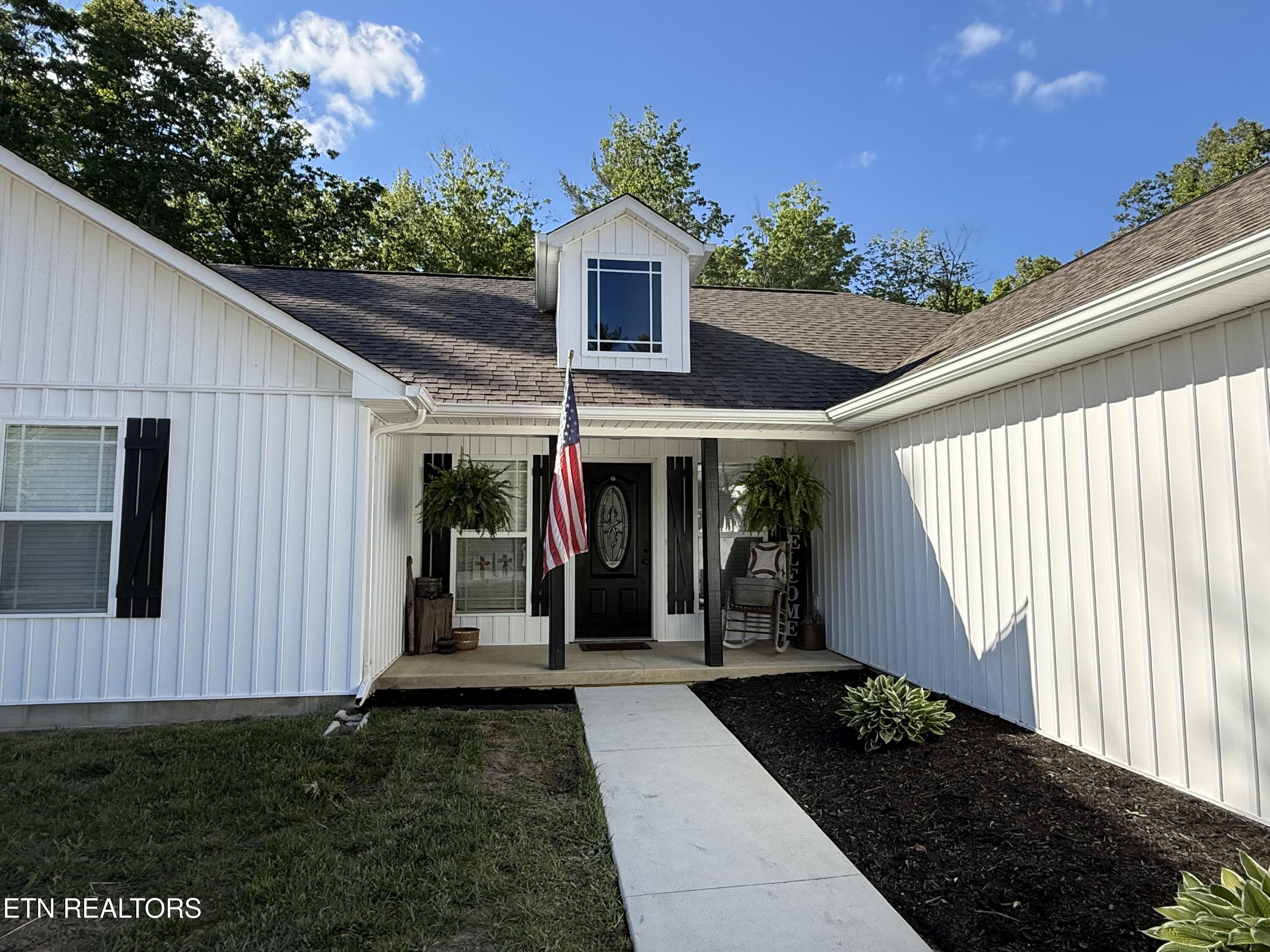 220 Kayla Lane Oneida TN 37841